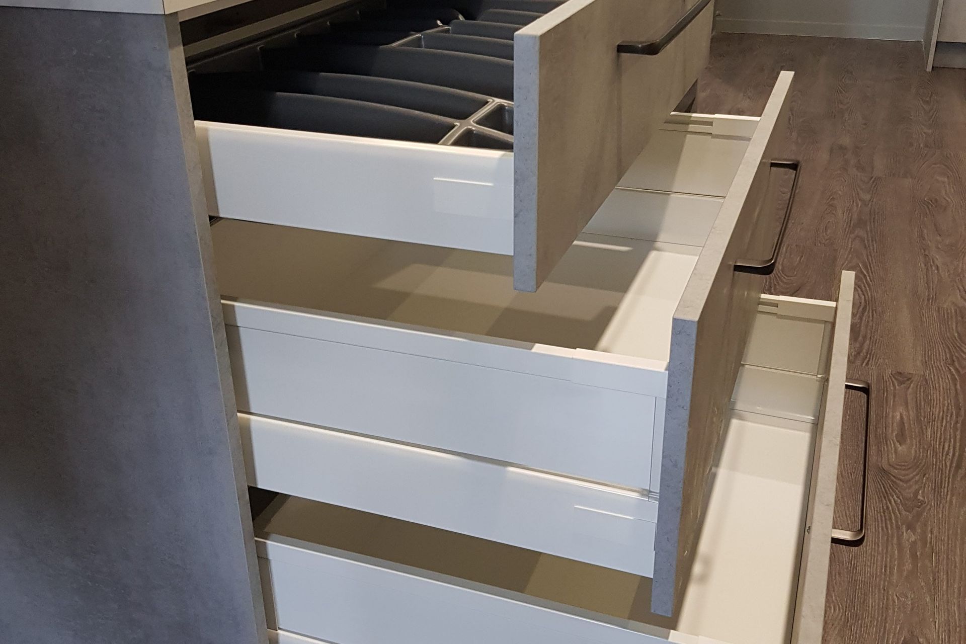 Harn Ritma Soft Close Drawers In Contemporary Square Railed Style and White. Also Available in Umbra Grey and with Round Side Rails