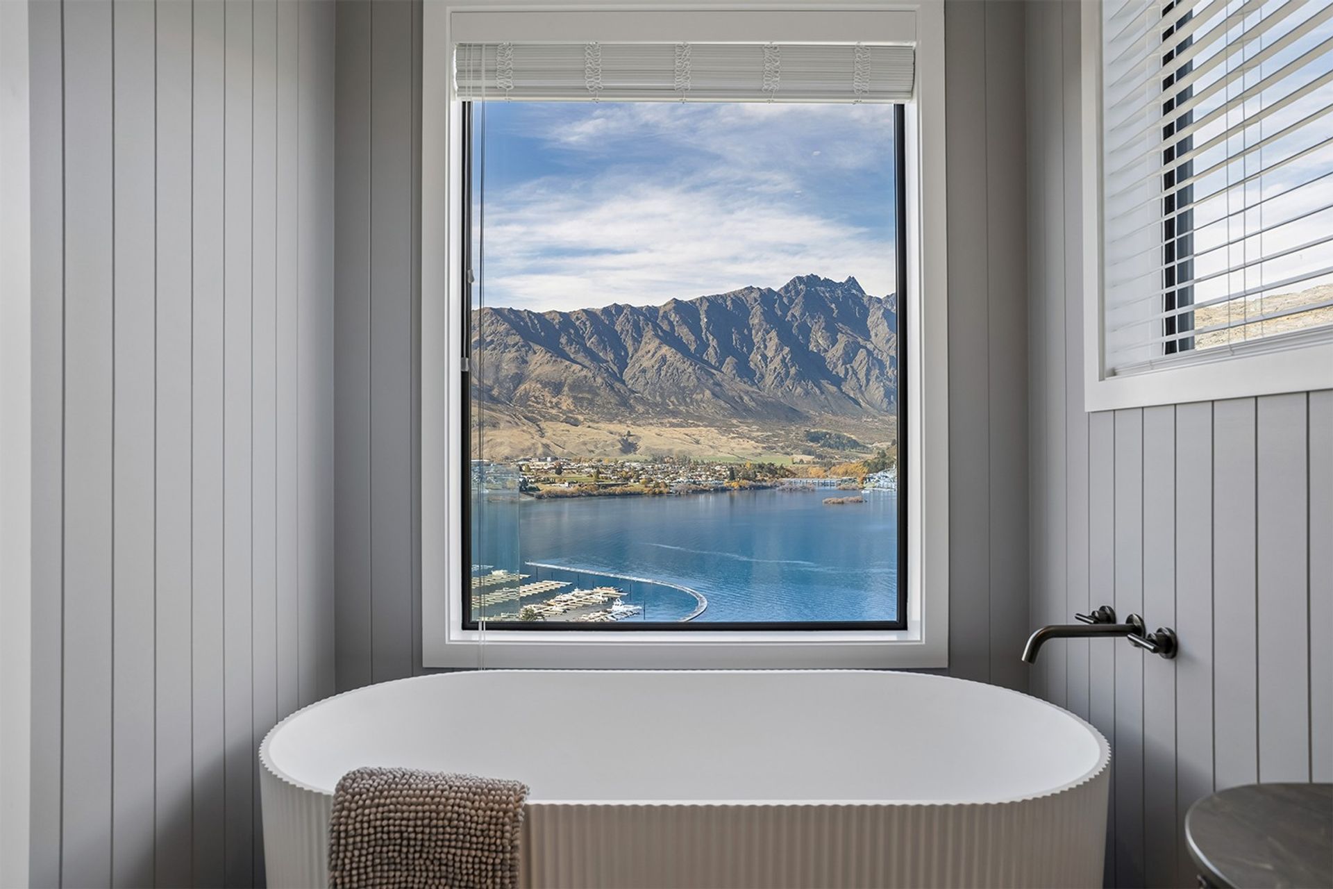 Angelo-Drive-Queenstown-8.jpg