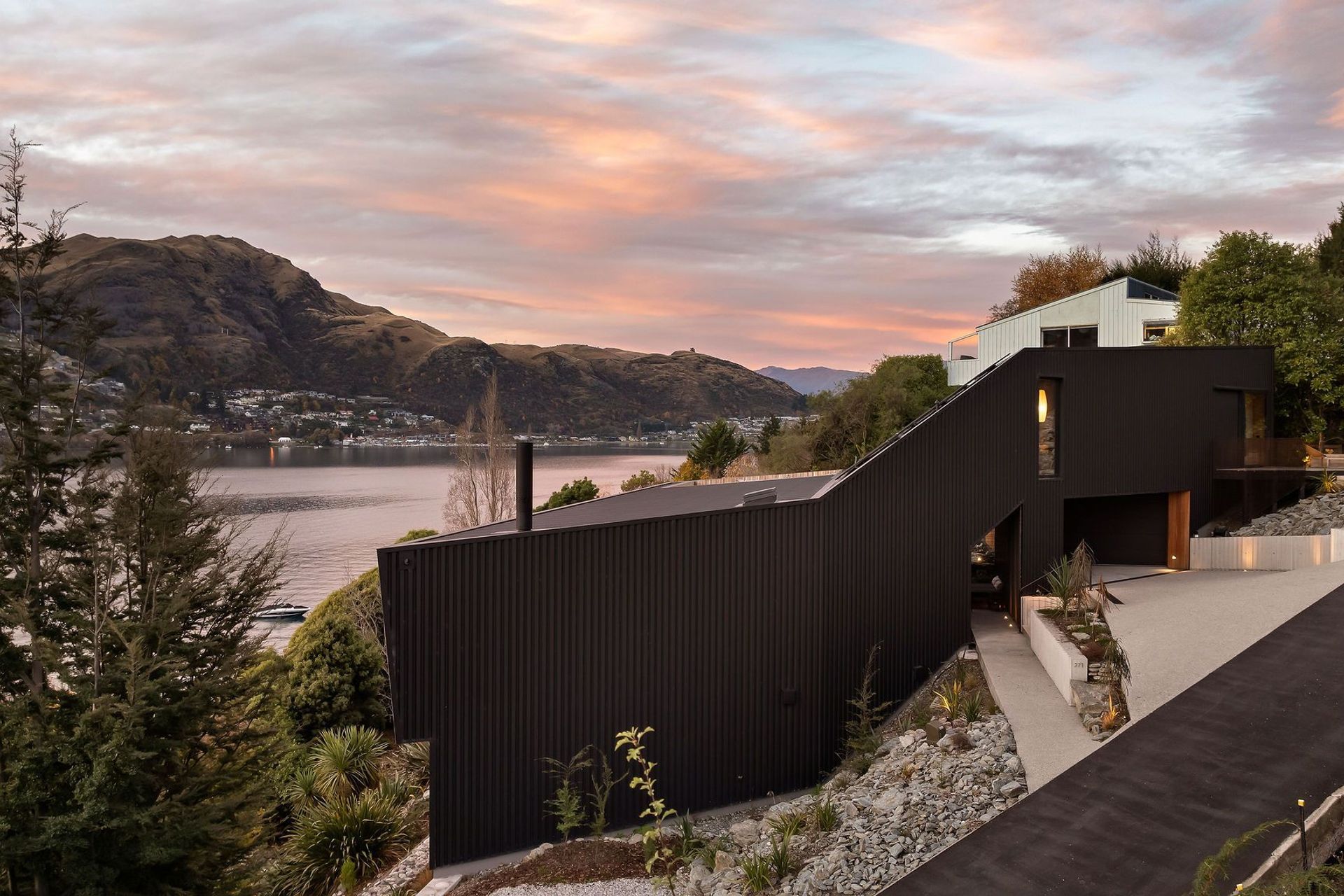 COLORSTEEL-Pablo-House-Trapezoidal-FlaxPod-Matte-31-v2.jpg