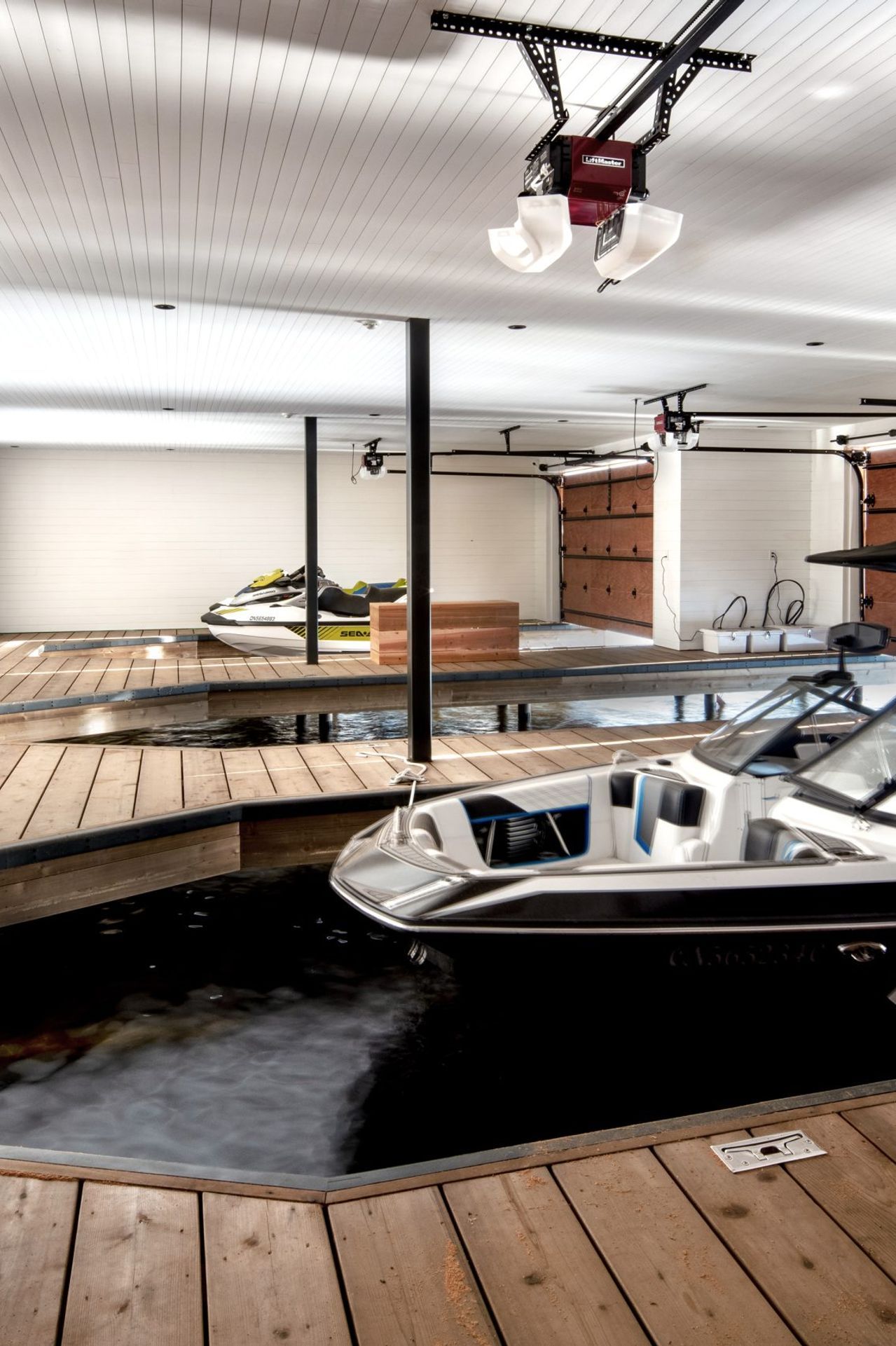 MORGAN-COTTAGE-INSIDE-BOATHOUSE-IMG2600-scaled.jpg