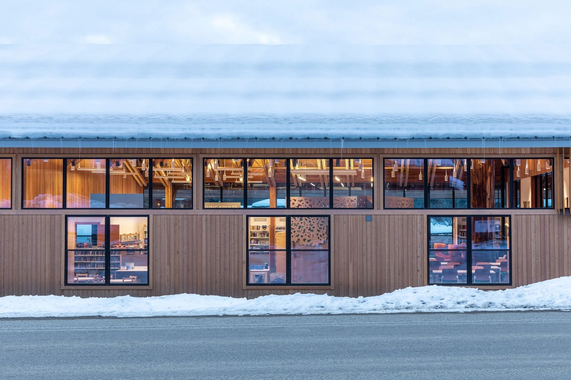 Winthrop-LibraryJA-Civic-CommunityPhoto-by-Benj-Drummond1-ap-compressed.jpg