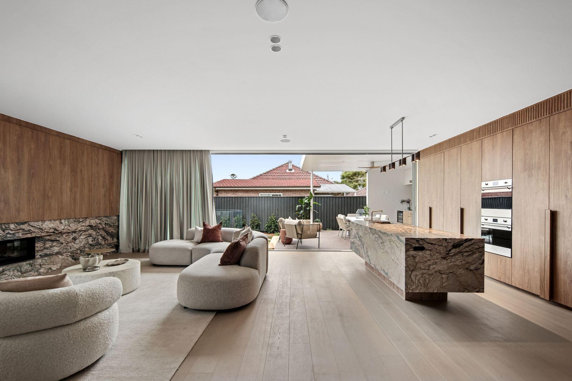 148HoldenStHighLivingDining1.jpg