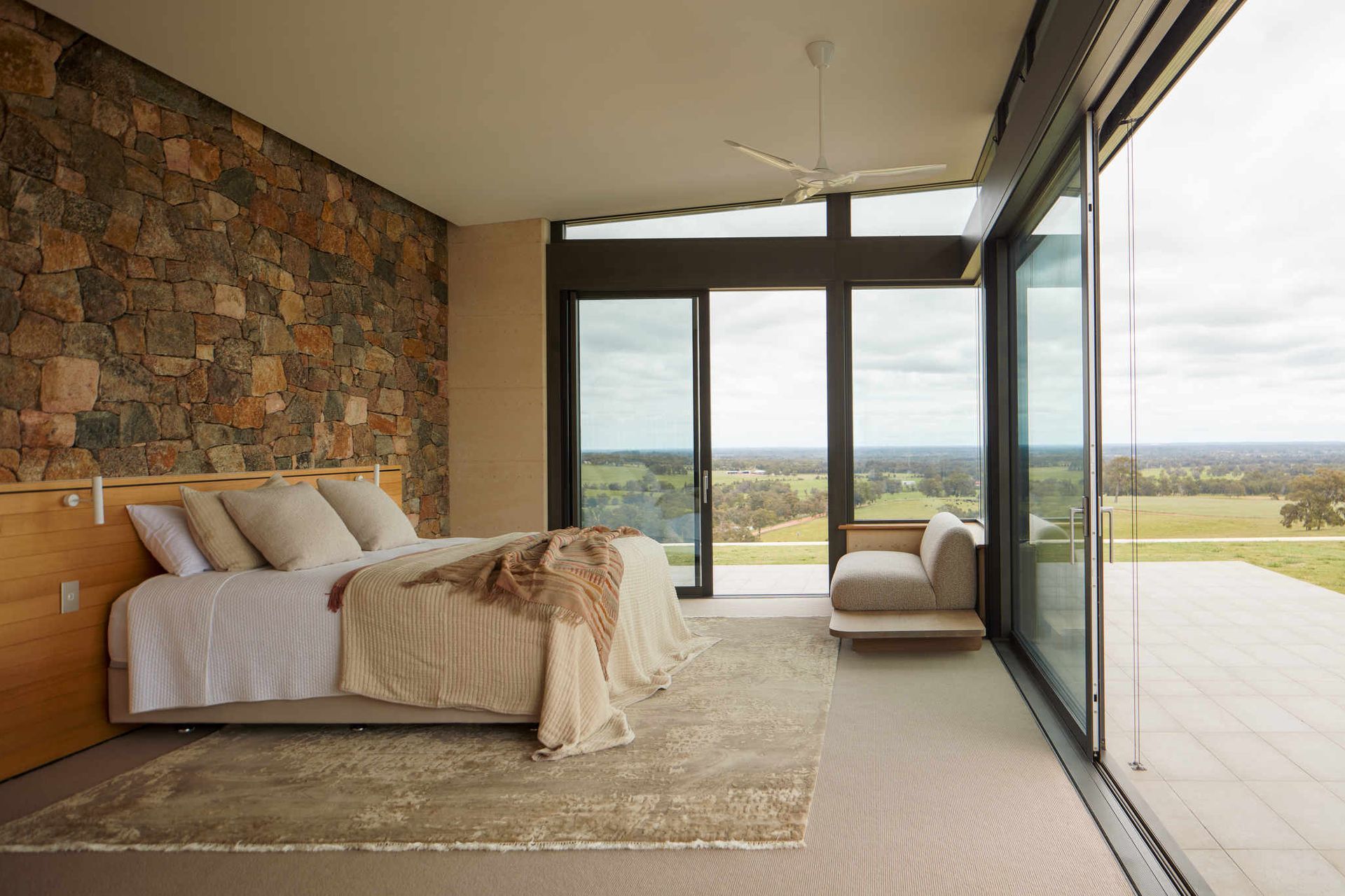 AX-H1600XXL-SS-Libbys-Retreat-Meelon-WA-Bedroom-1.jpeg