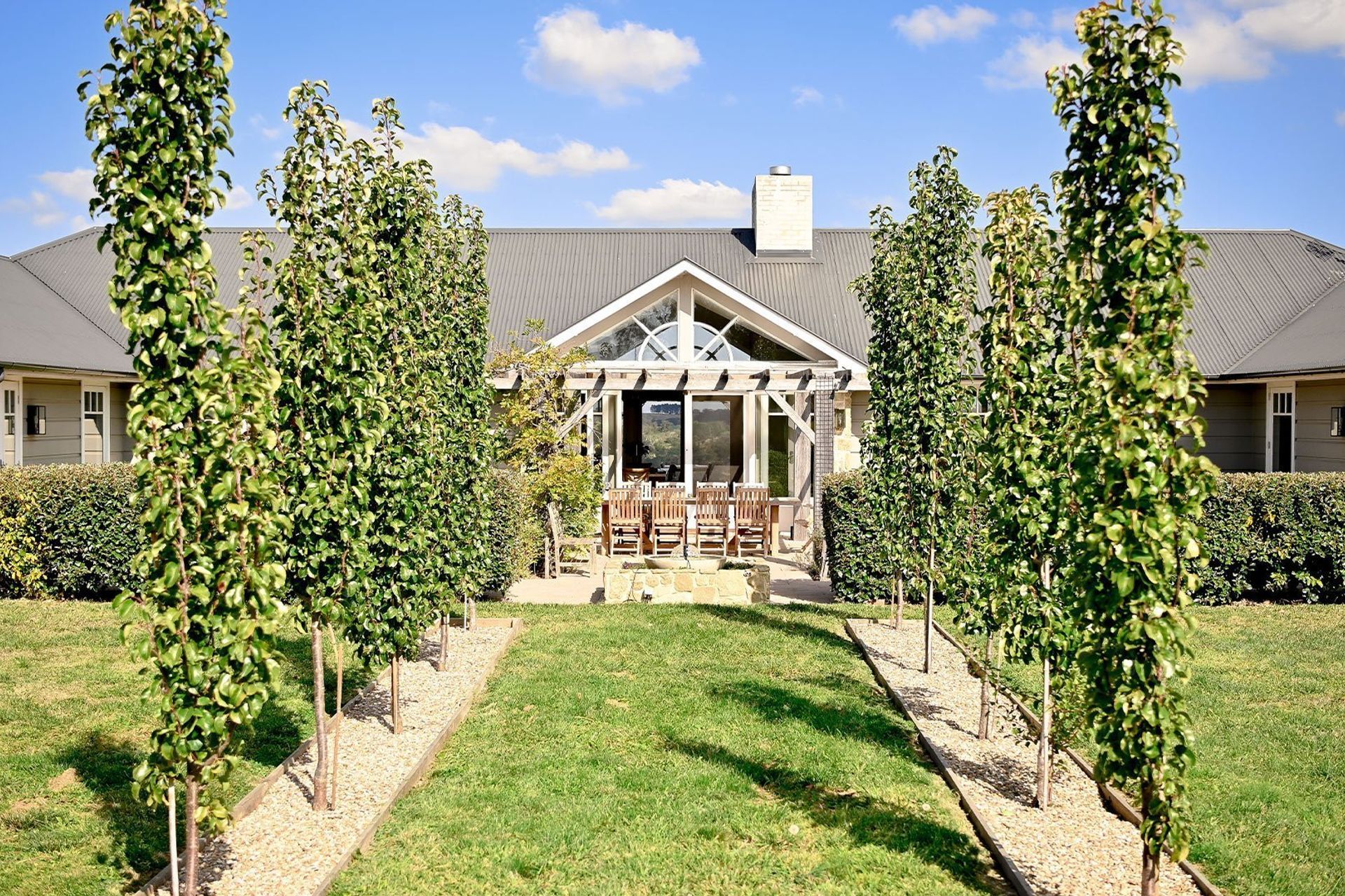AX-i1000IB-DS-Monterey-House-Berrima-NSW-Exterior-1.jpeg