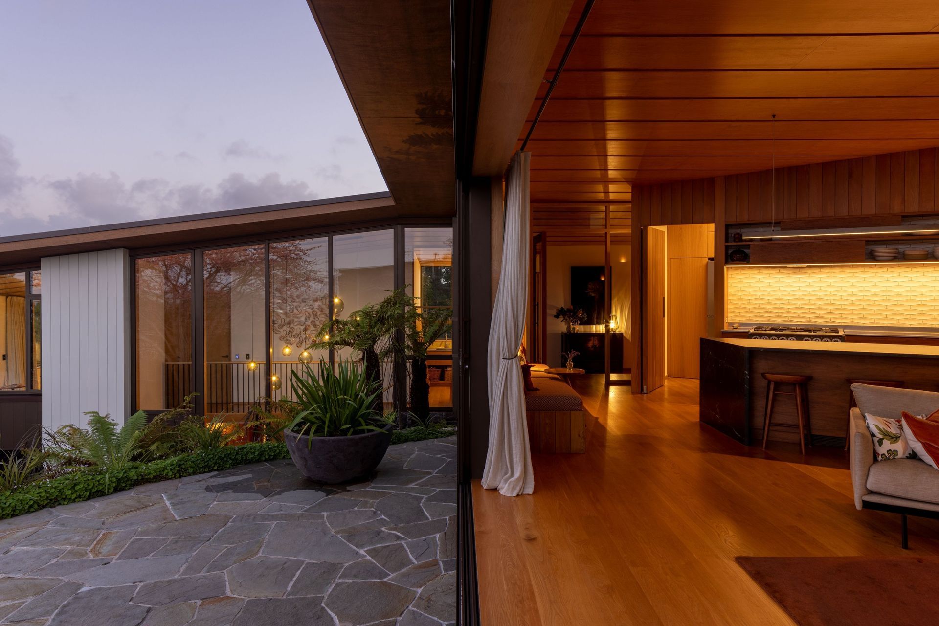 ParirauTerrace-LivingSimon-Devitt1-v2.jpg