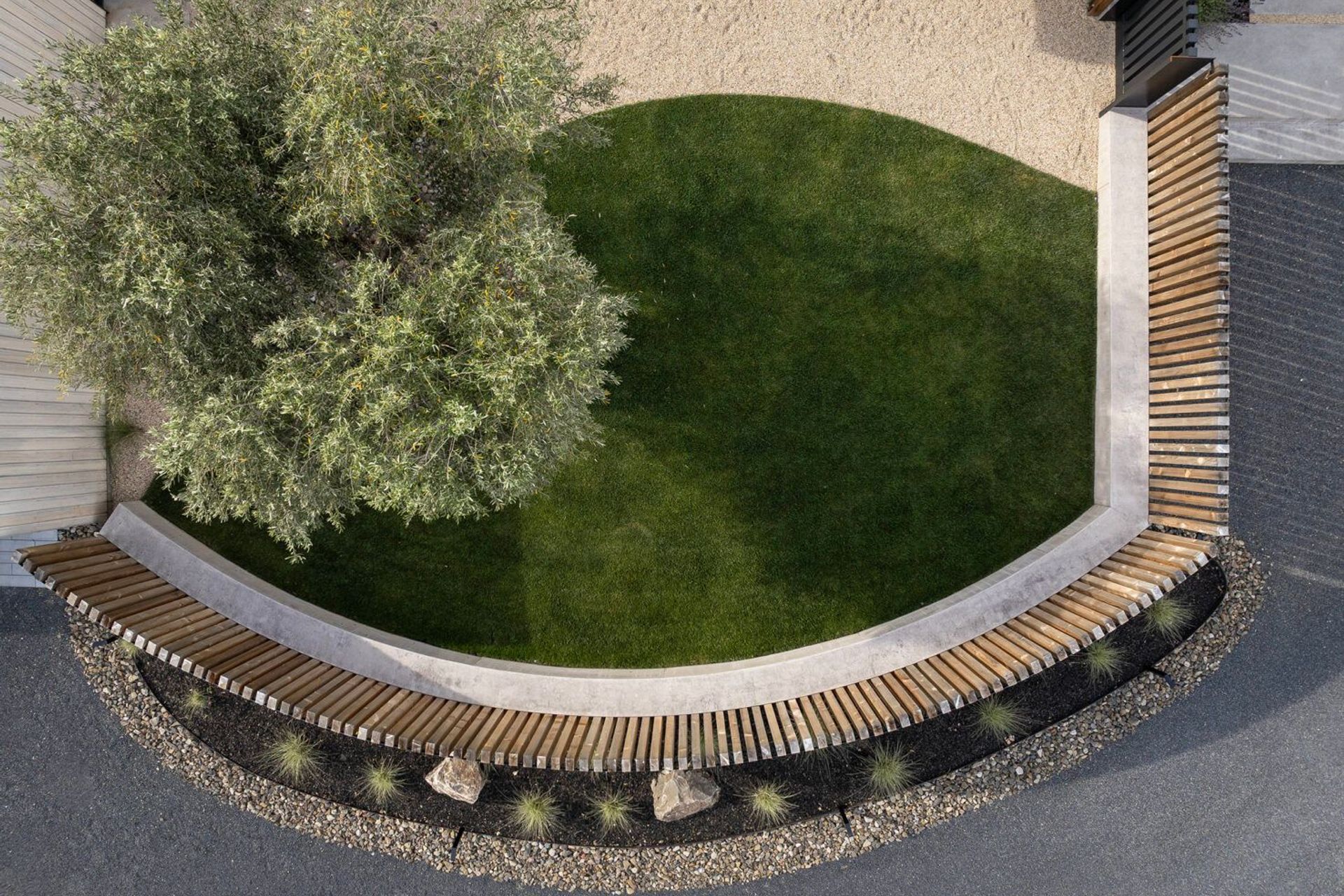 1476x1476Mountain-View-10-Media-Room-Courtyard.jpg