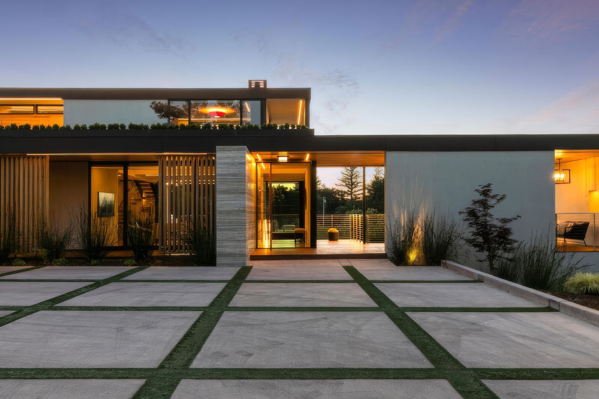 16123-Greenwood-Rd-Monte-large-002-128-Exterior-Front-1500x1000-72dpi-800x600-upscaled-by-Replicate.jpg