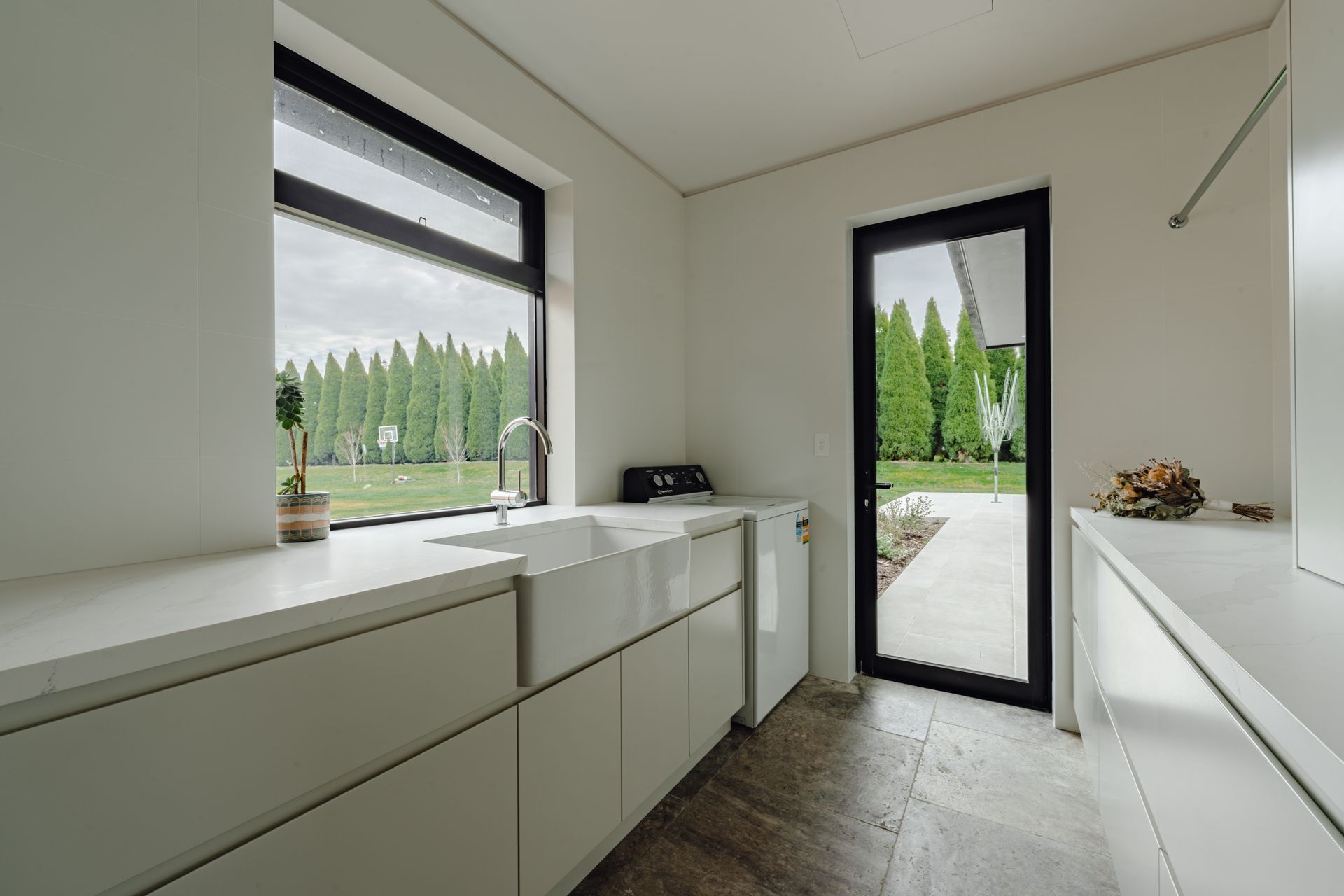 1BM02892-HDR.jpg