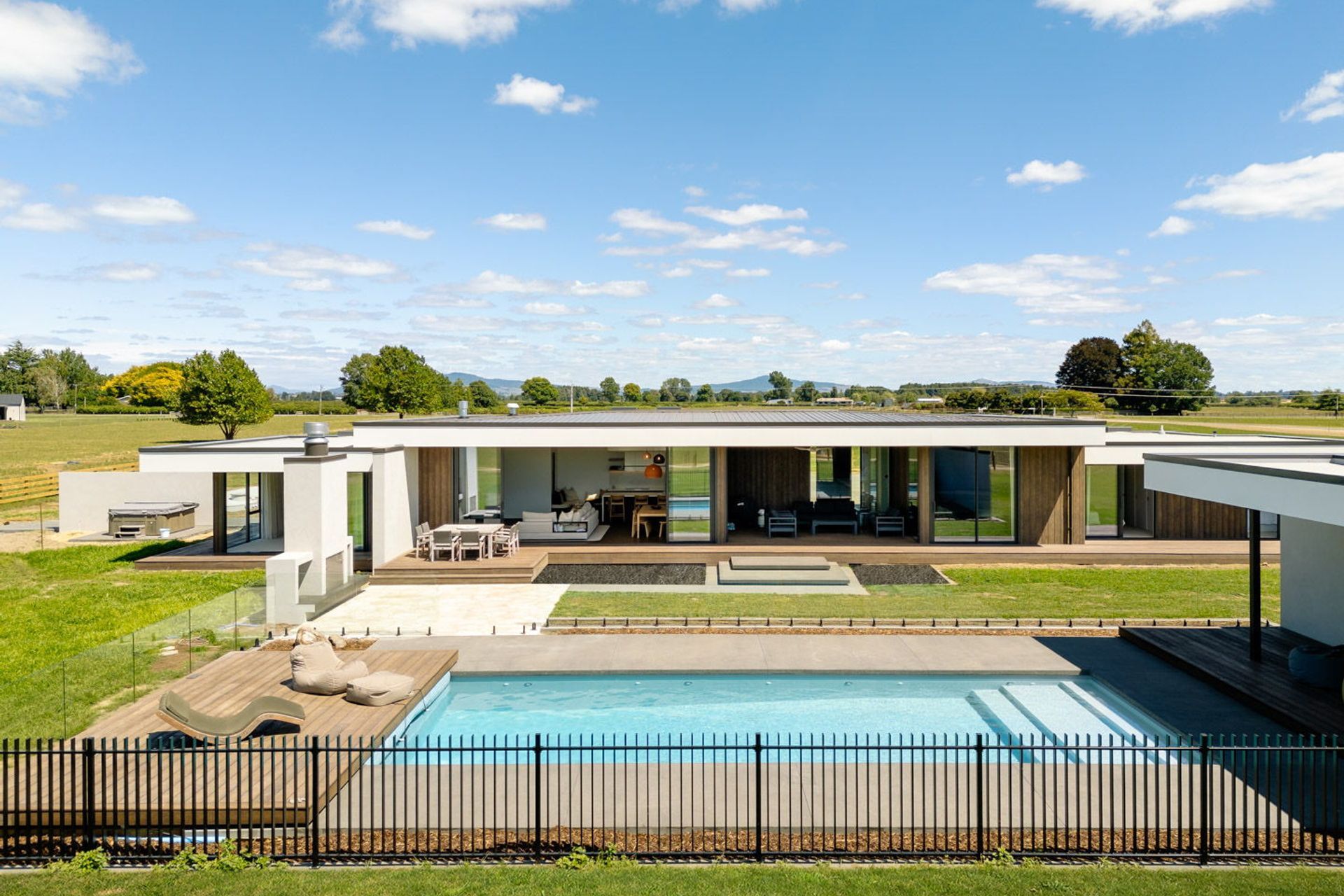 2-web-or-mls-inHouseDJI202502261339000136D-HDR.jpg
