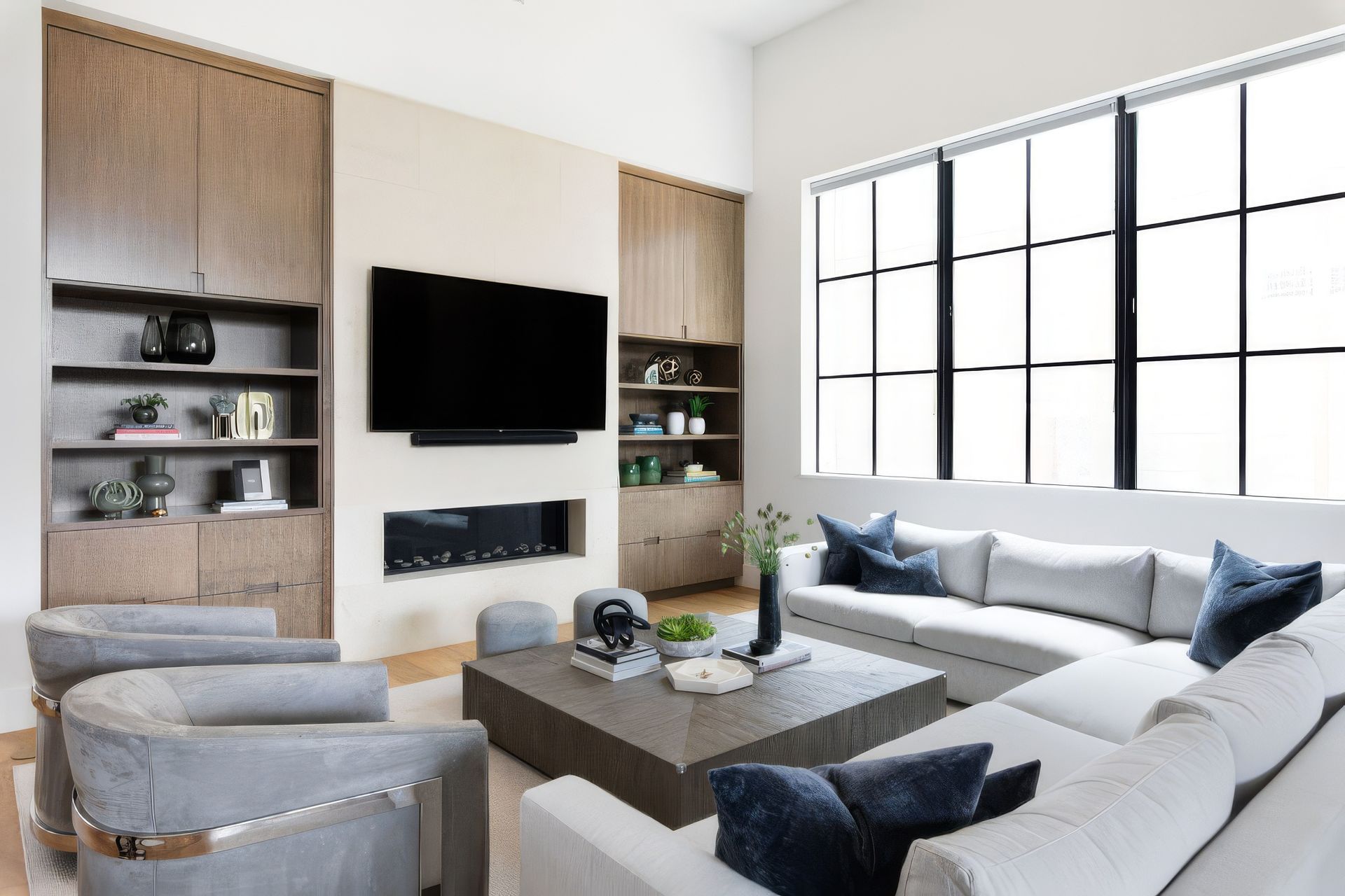 2404-Marlton-Drive-Austin-TX-2021-10-1024x683-upscaled-by-Replicate.jpg