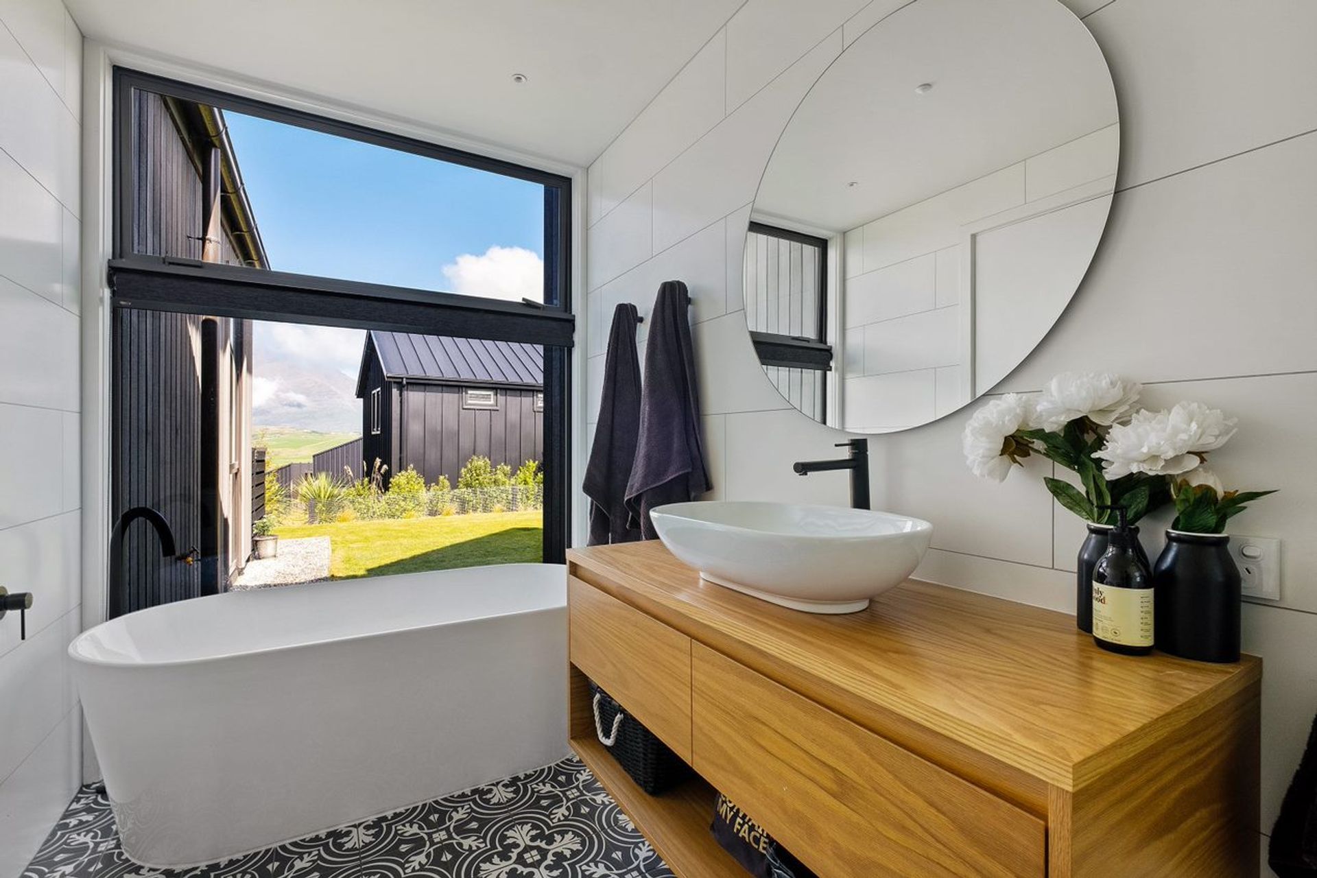32 Falconer, Jacks Point 
