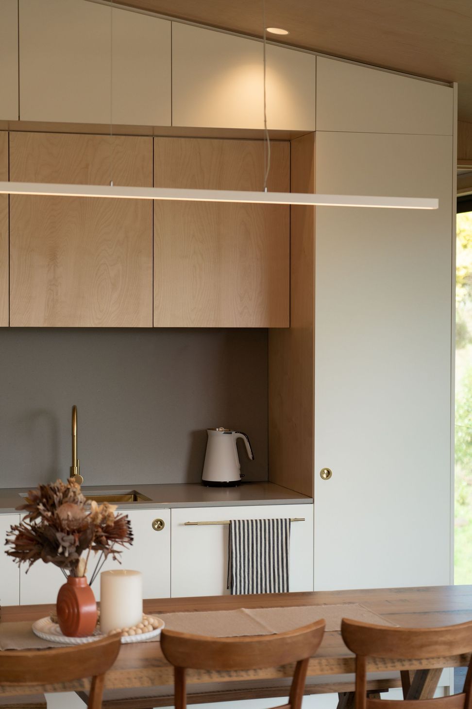 9-Black-DiamondKitchenIan-Hutchinson1.jpg