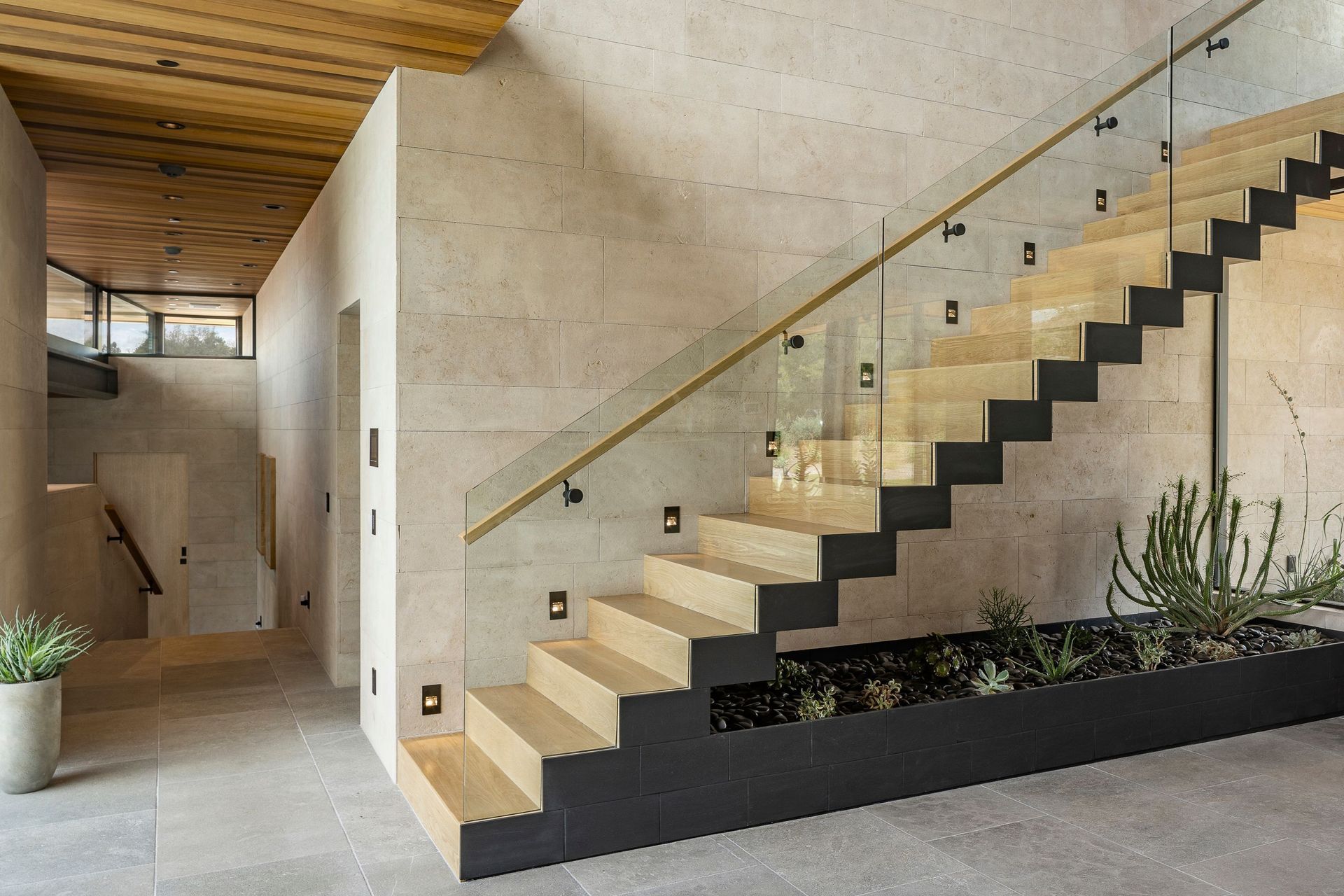 AO-HOUSEENTRY-STAIR01.jpg
