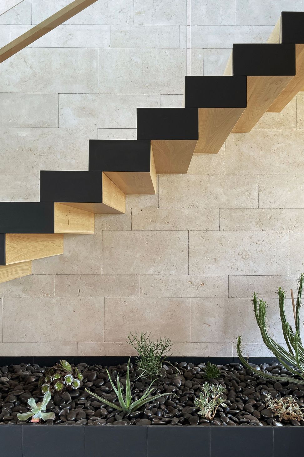 AO-HOUSEENTRY-STAIR04.jpg