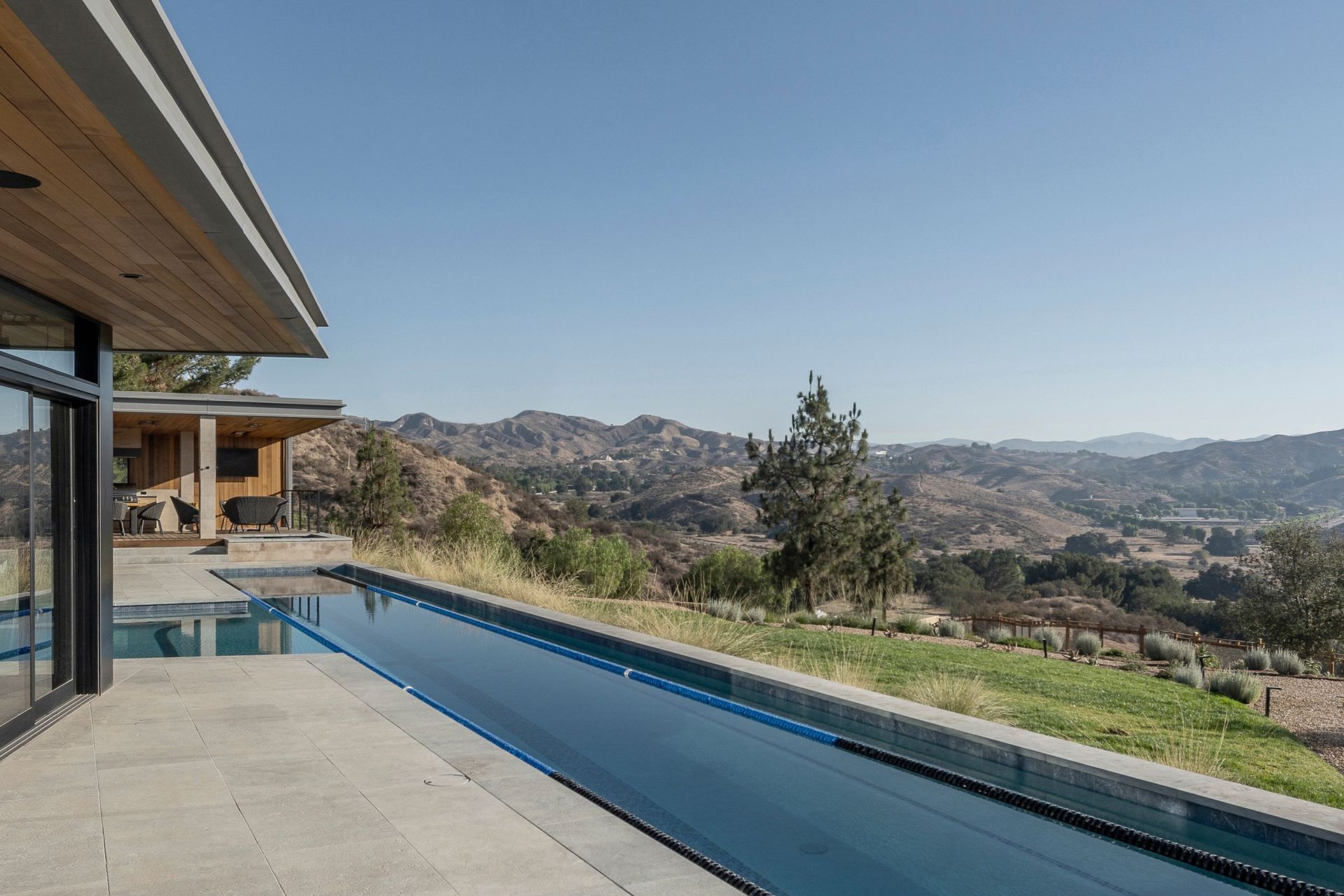 AO-HOUSEEXTERIOR-TERRACE03.jpg
