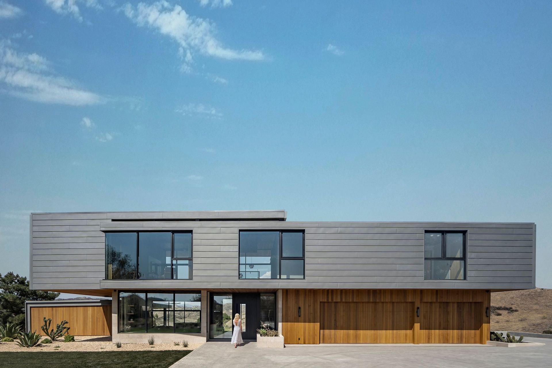 AO-HOUSEFRONT-FACADEDAY02.jpg