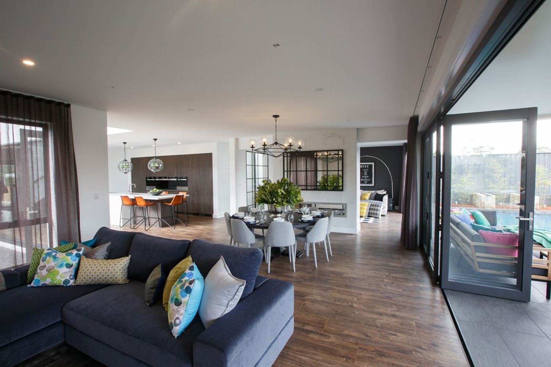Aria Display Home