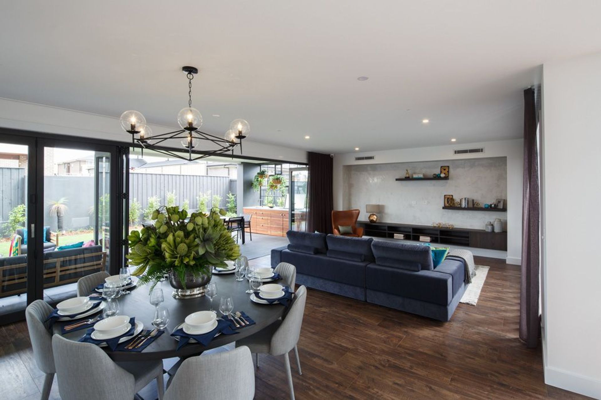 Aria Display Home