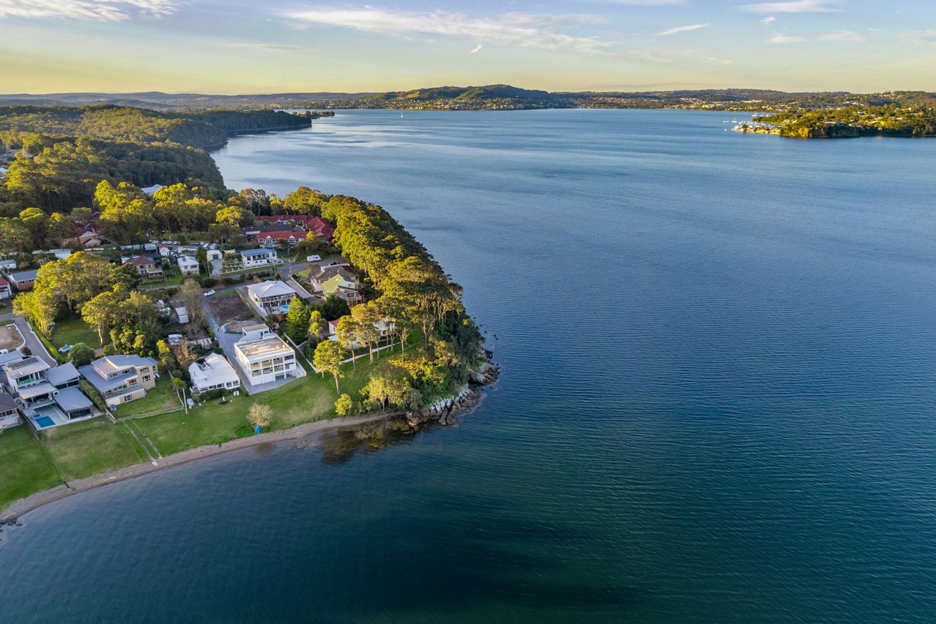 Bolton Point Residence - High End Residential