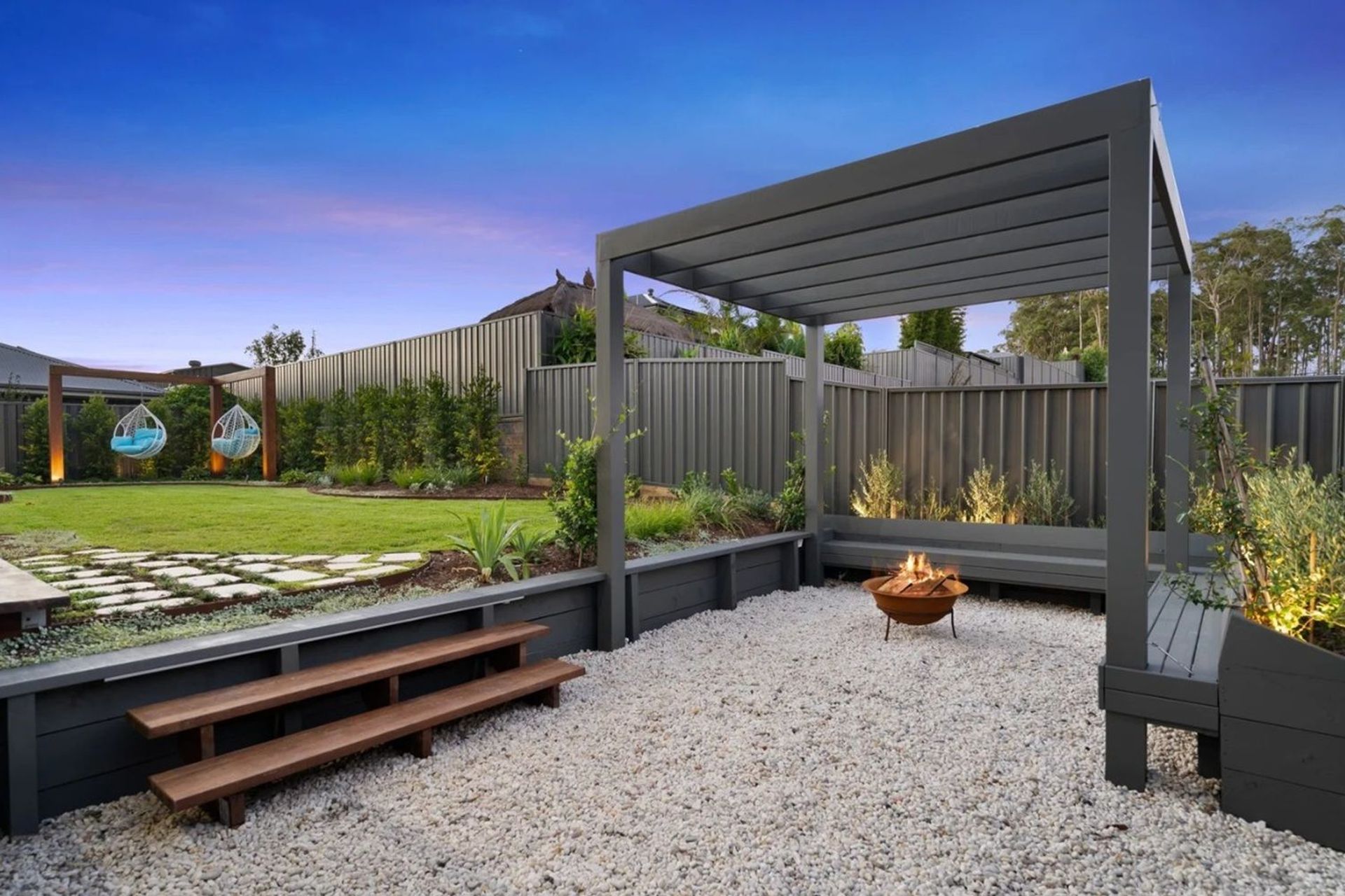 Firepit2-Merealba-House-by-Distinct-Innovations.jpg