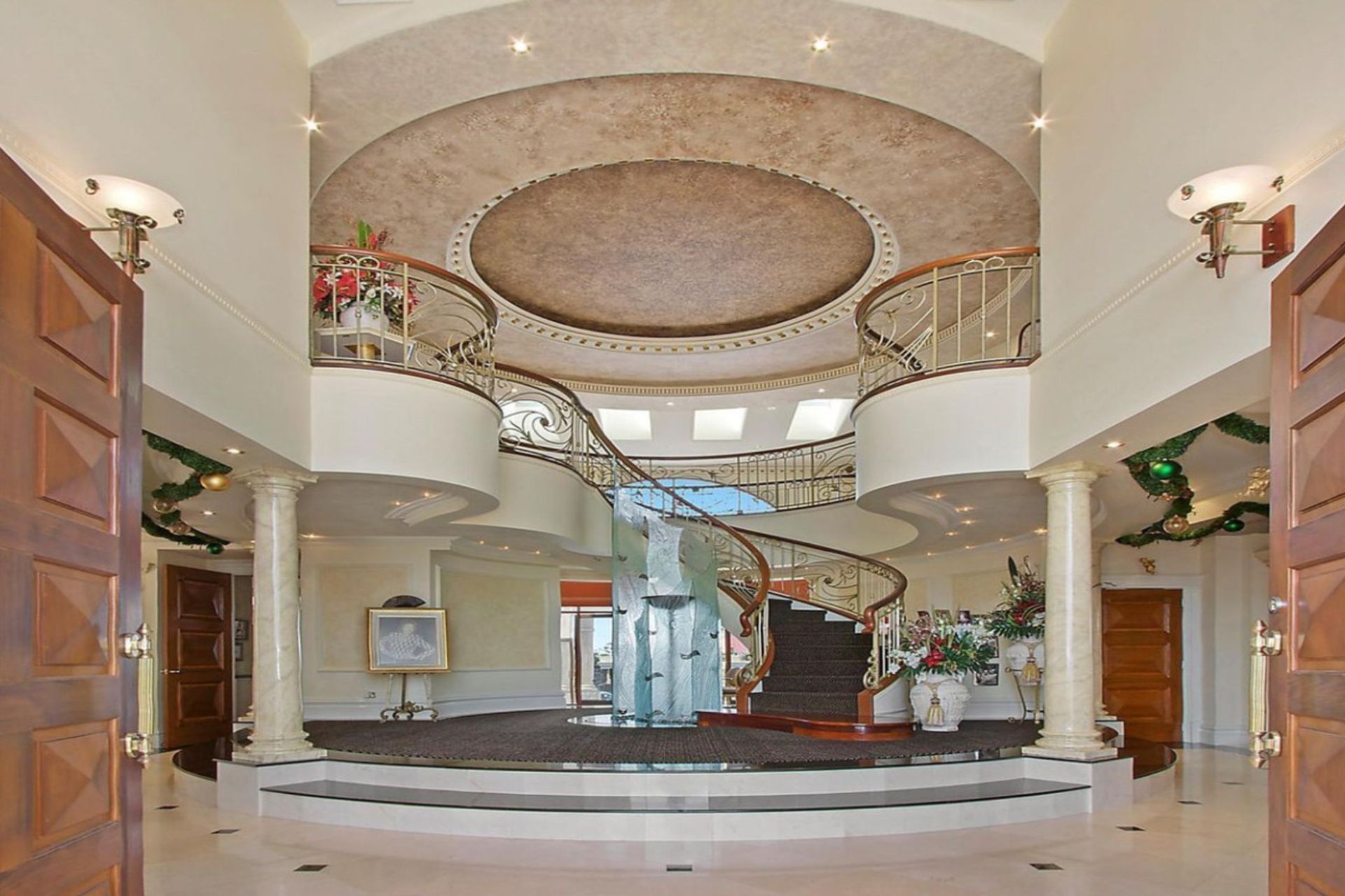 Grand-Entrance.jpg