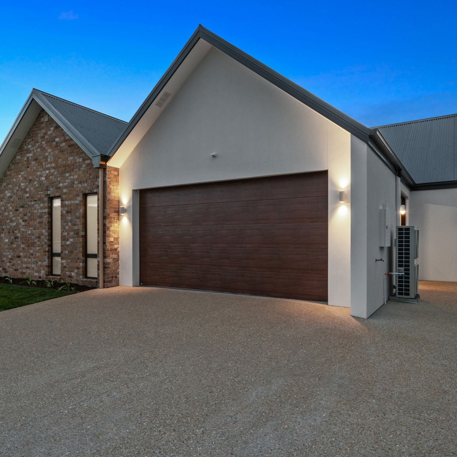 JOSCON-The-Merewyn-at-Richmond-Flat-line-profile-Blushed-teak-41-Wellington-St-Richmond-10-v3.jpg