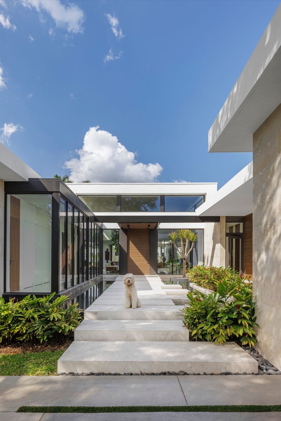 LUXESDH701NE77STMiami298-HDR-Edit4K-ap-compressed.jpg