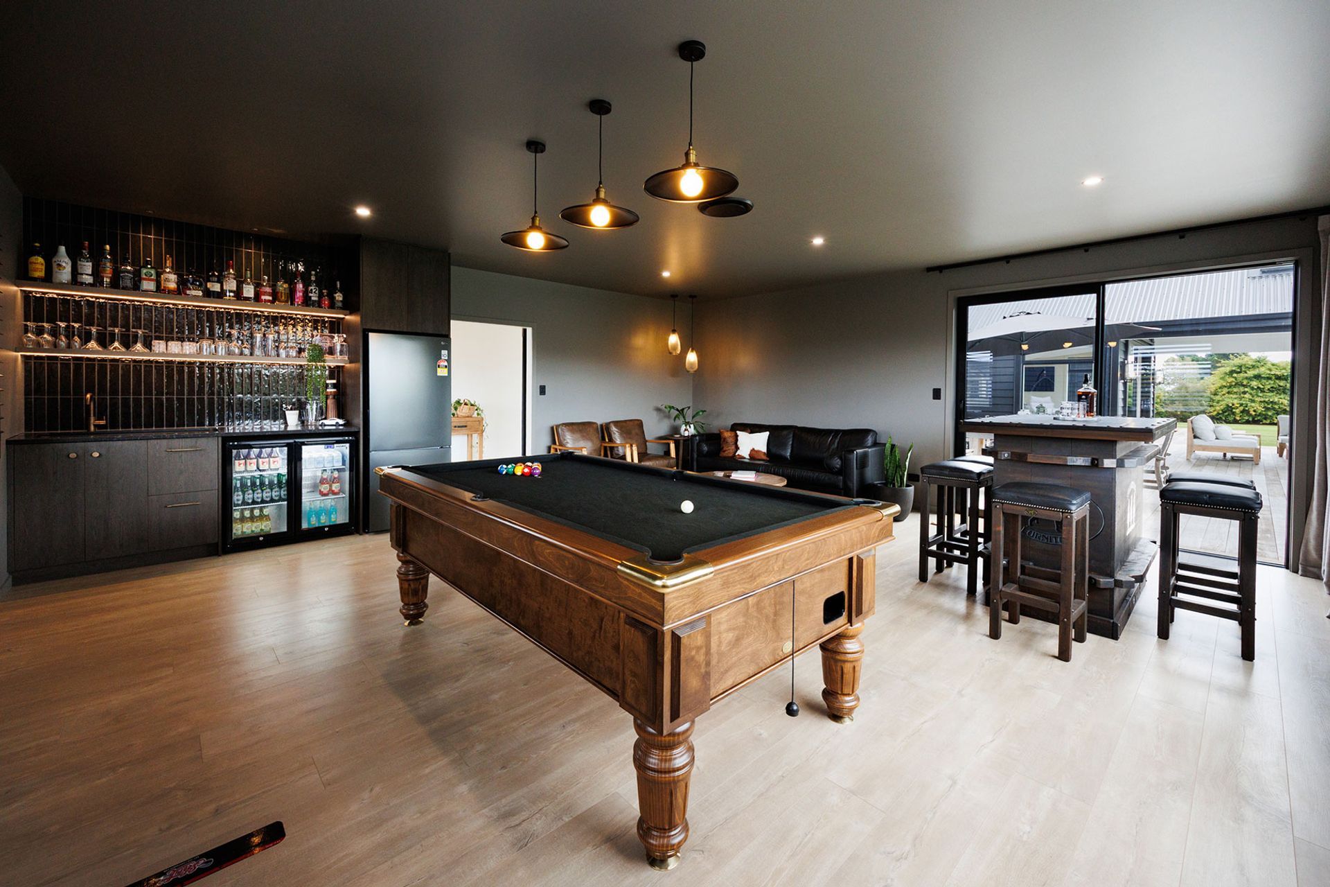ManawatuZanderpoolbarroom.jpg