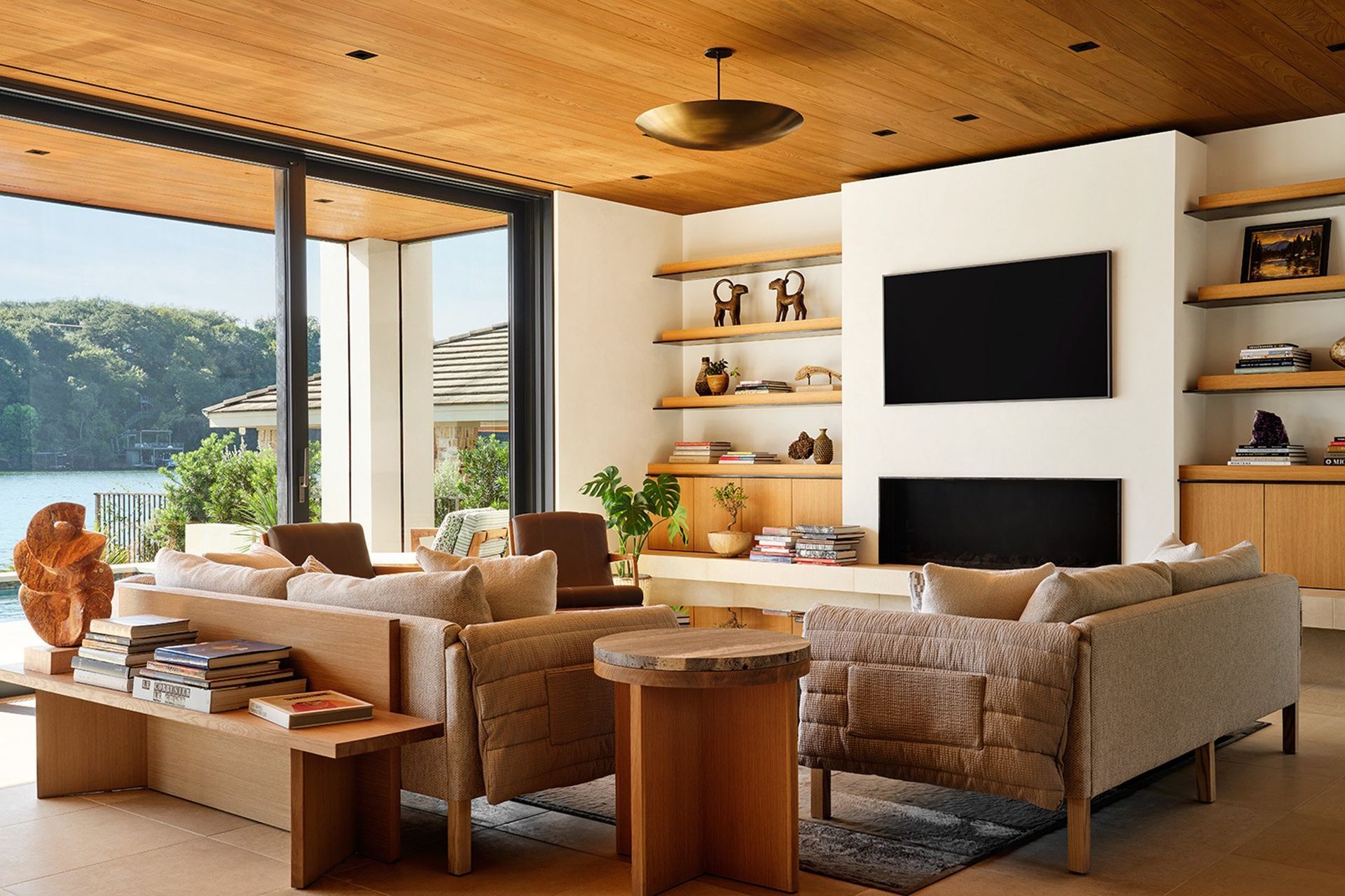 Mark-Richardson-Architects-Waters-Edge-Lake-Austin-Texas-05.jpg