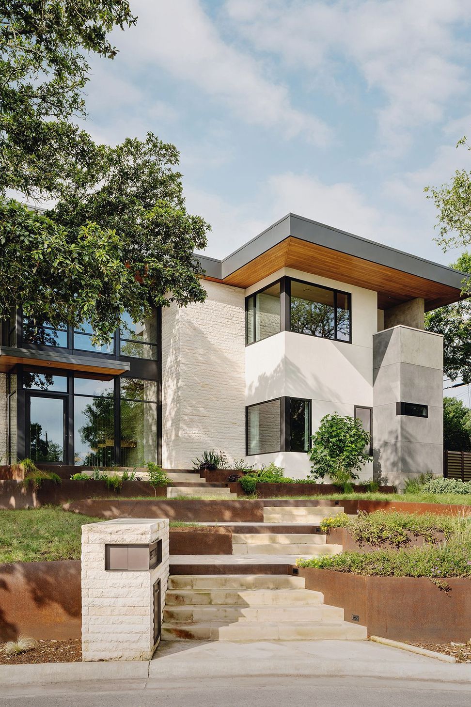Modern-Ridgewood-Cove-Residence-ALIGN-Austin-Architects-7.jpg
