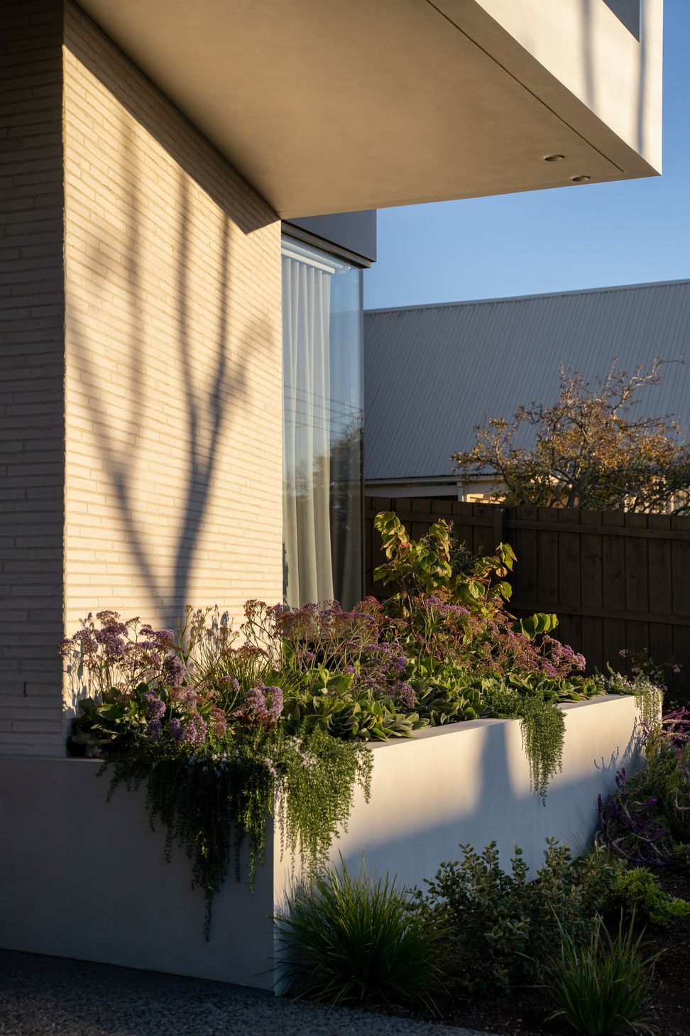 Petersen-K11-bricks-Dromana-front-lightplay-min.jpg