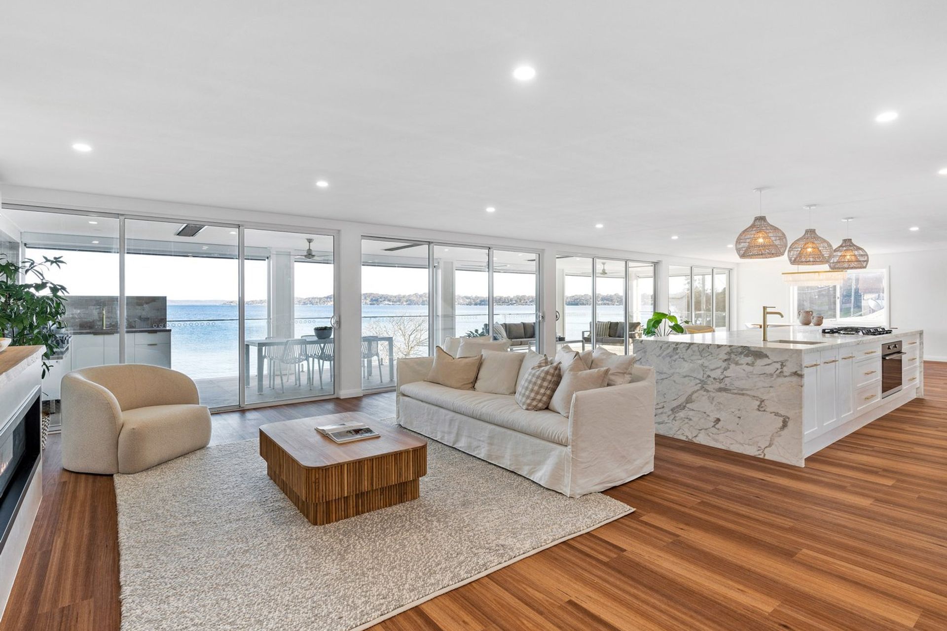 Bolton Point Residence - High End Residential