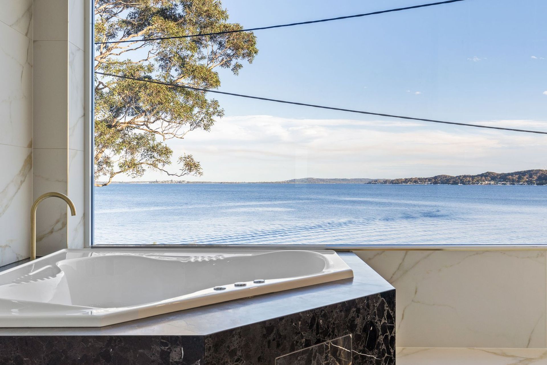 Bolton Point Residence - High End Residential
