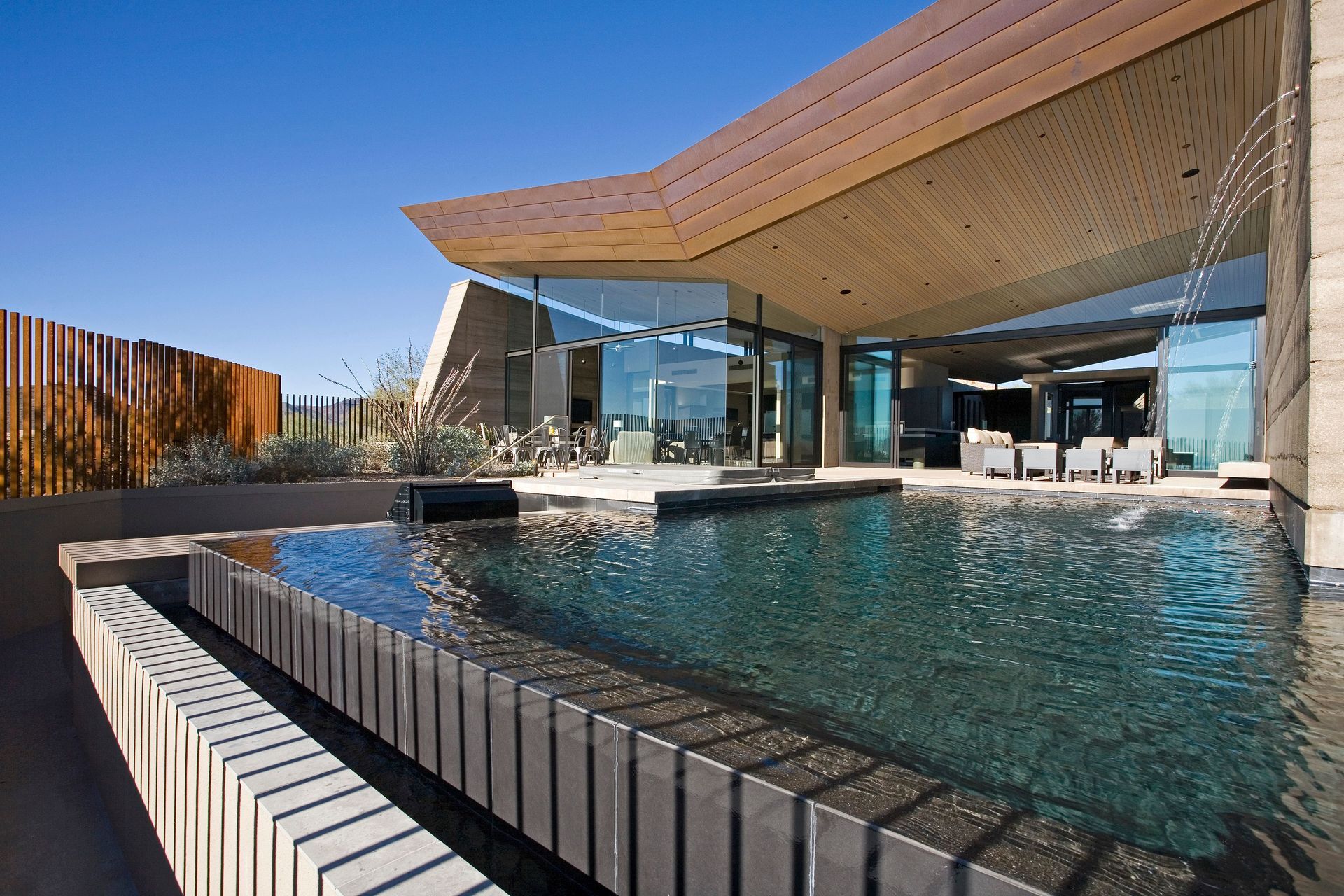Redding-Ext-24.jpg