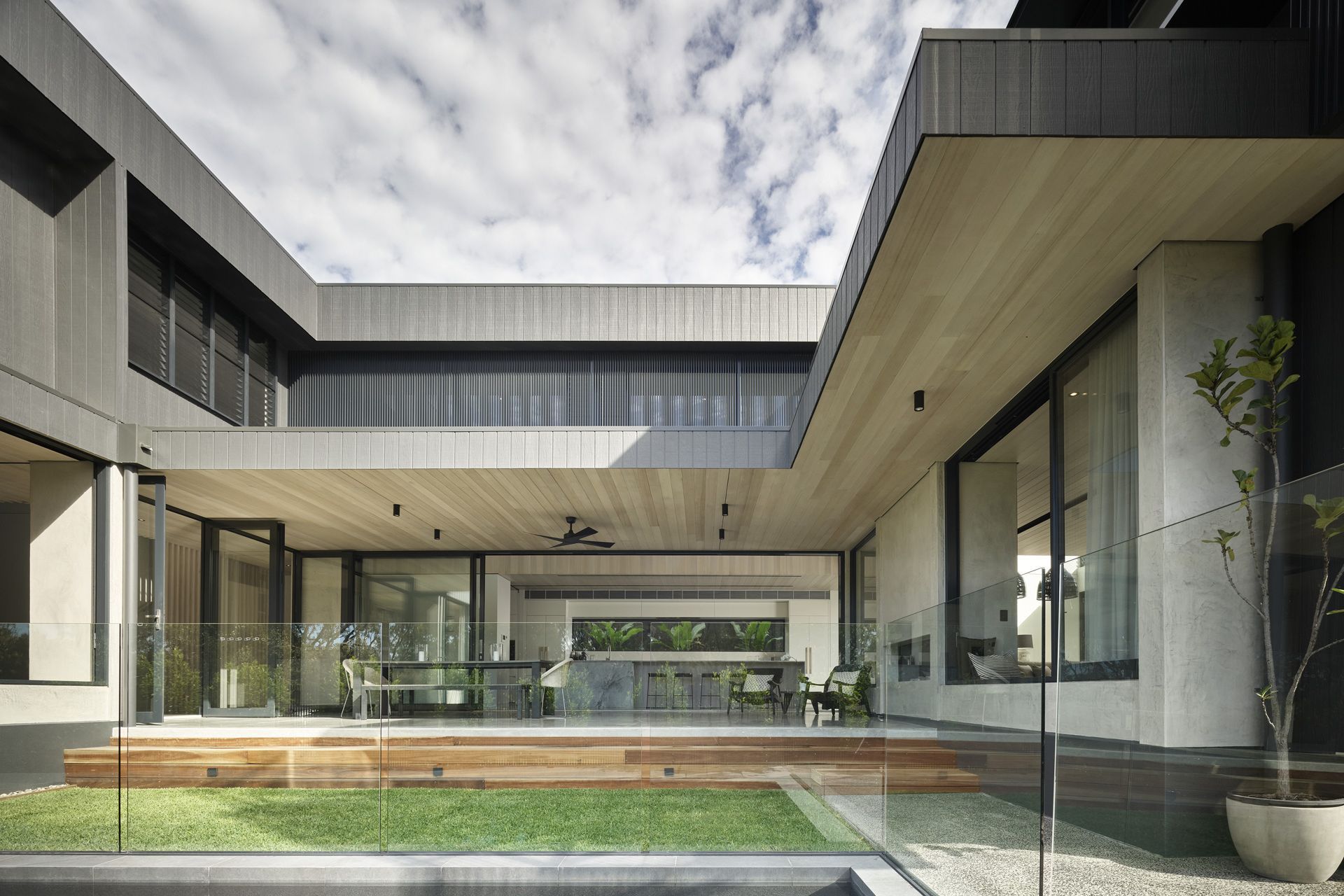 SCBPhotoCompass-Cres014-v2.jpg