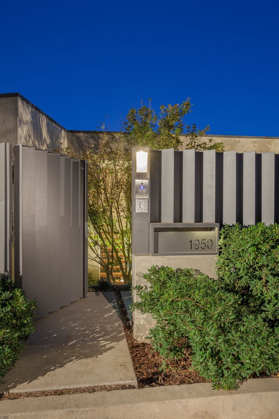 aaron-neubert-architectscanyon02-ap-compressed.jpg