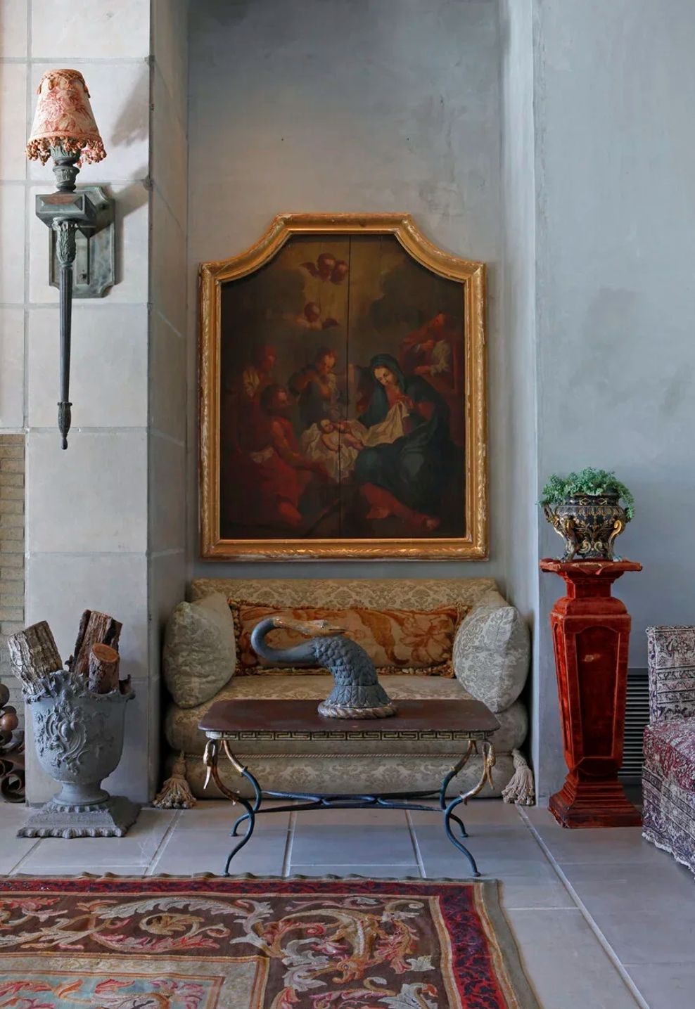 classic-european-living-room-vintage-sofa-luxury-home-decorwebp-ap-compressed.jpg