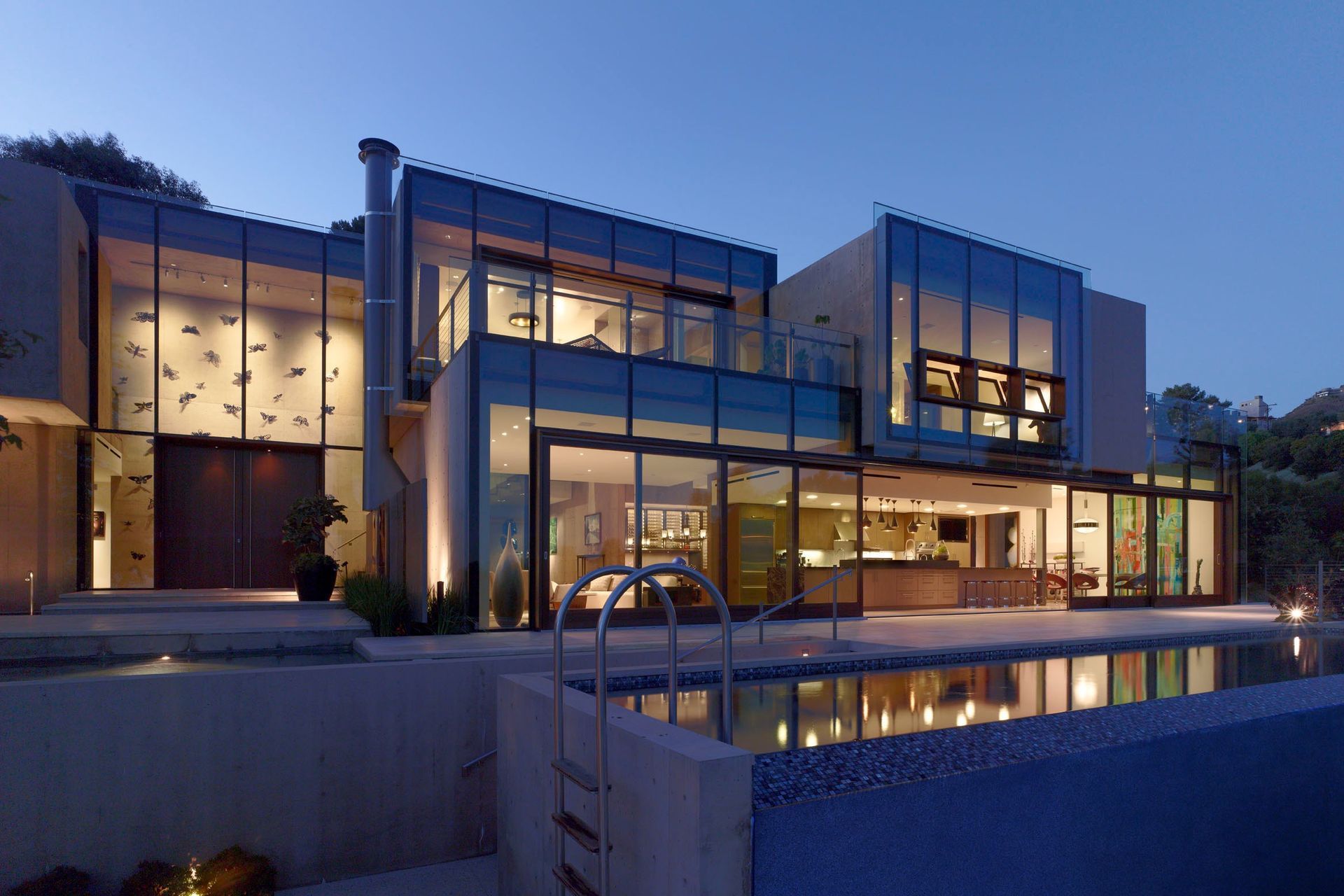 imgi16138MichaelsBCWeb01exterior.jpg