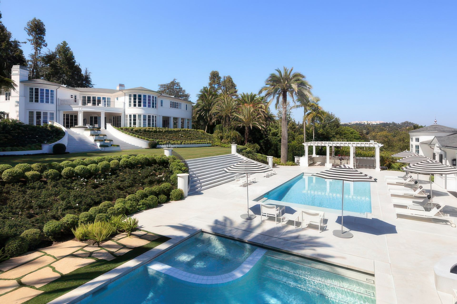imgi20Hollywood-Regency-18-825x510-gigapixel-standard-v2-4x.jpg