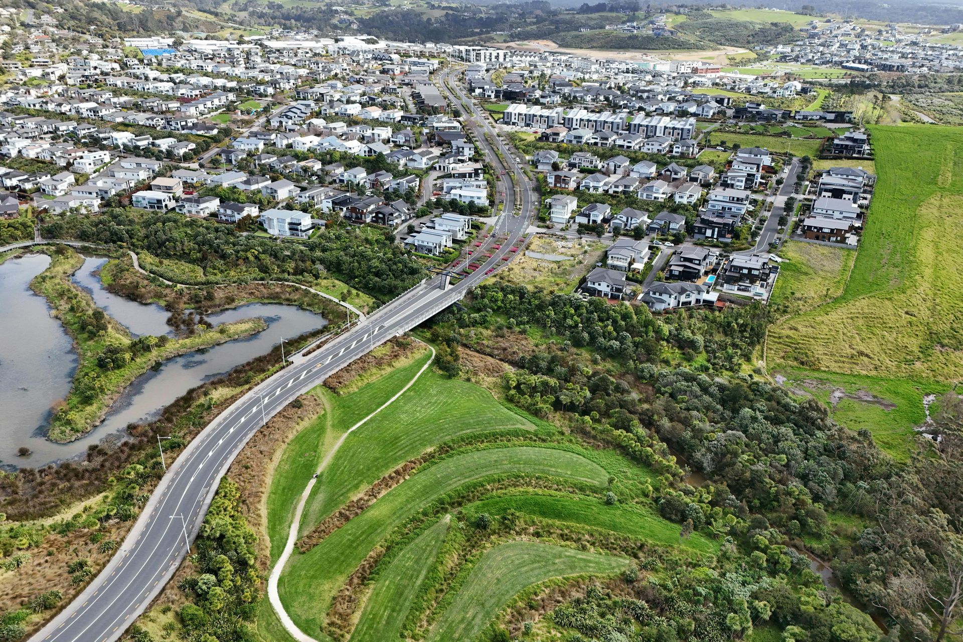 Long-Bay-TerracesModern-TerracesConstrukt-ArchitectsAucklandAerial.jpg