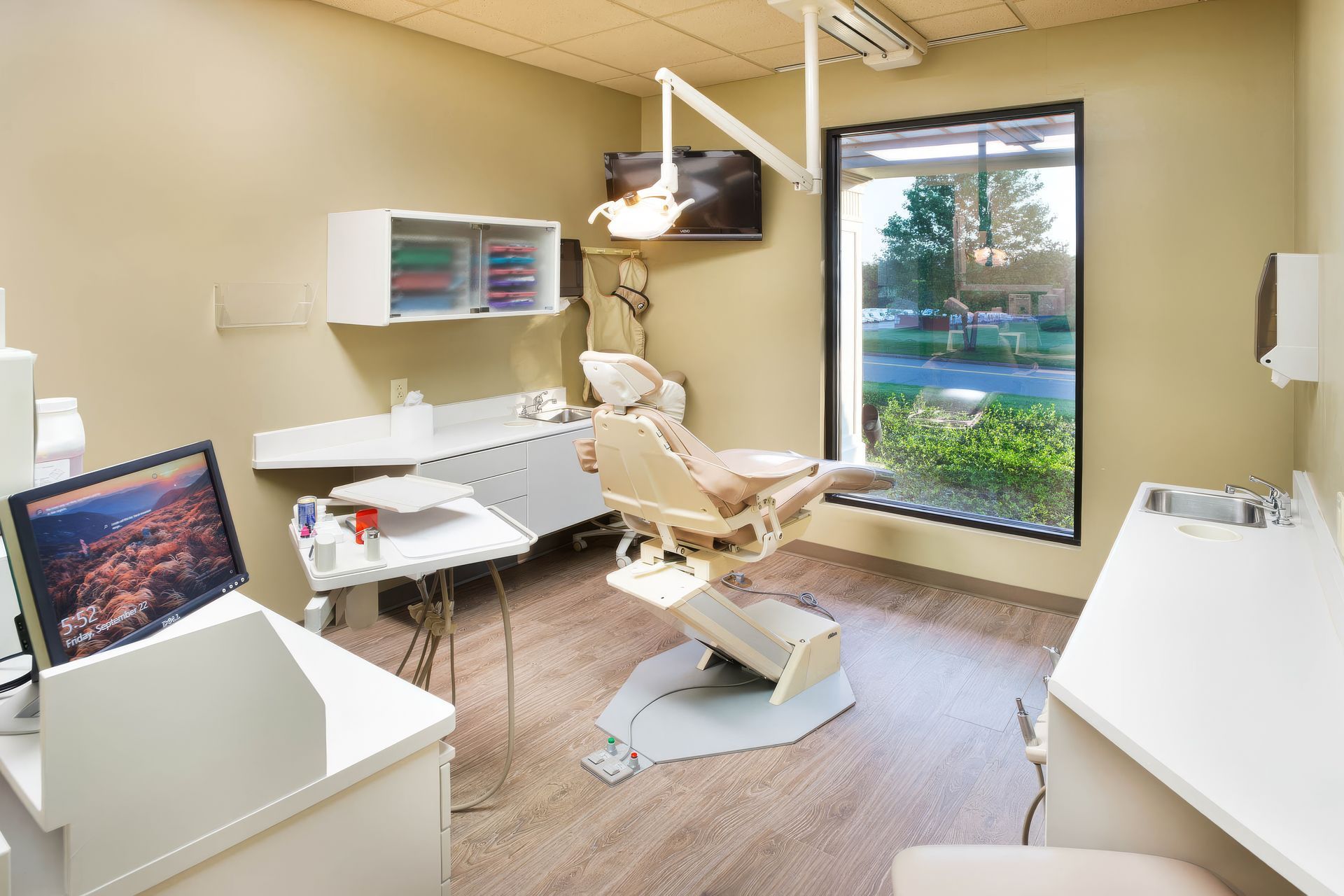 imgi8Dentist-Office-13-upscaled-by-Replicate.jpg