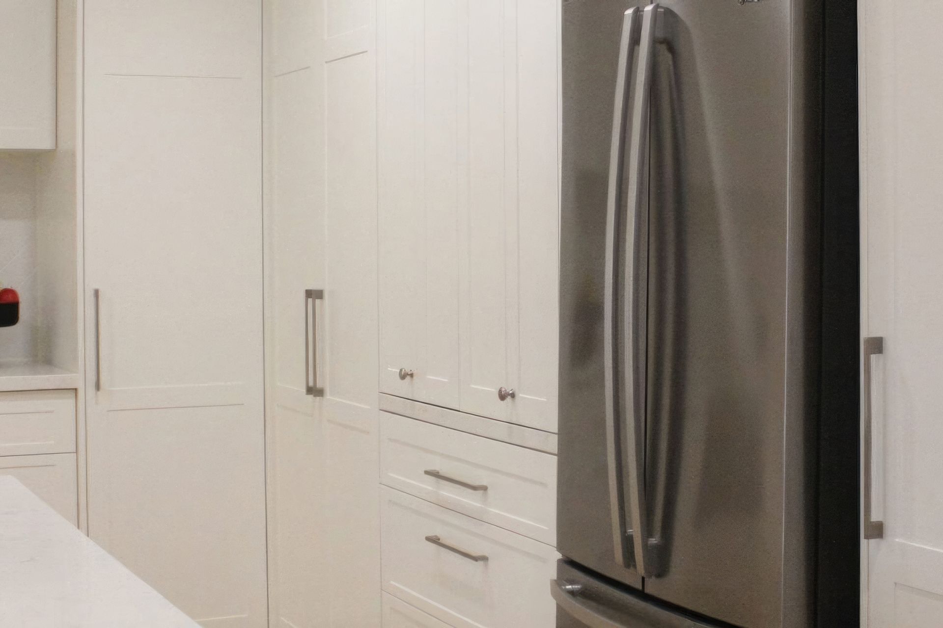 1950Stylish-hamptons-kitchen-Kearns-NSW-1100x623-gigapixel.jpeg