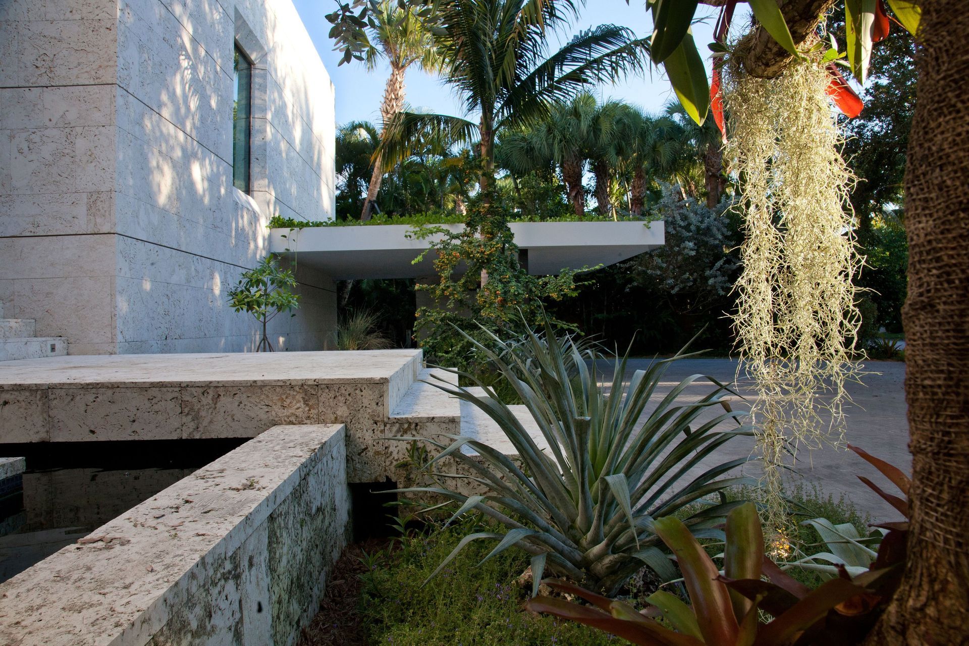 694aae713c40064beb8b7e5eCoral-Gables-Detail-1-p-3200.jpg