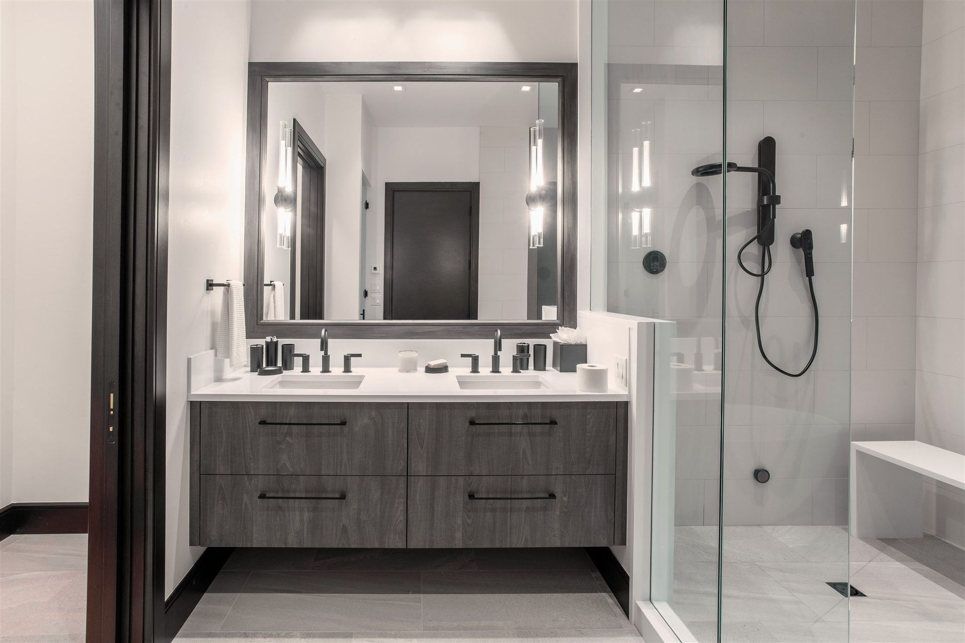 825DivideMasterBath2D16384-HDR.jpg