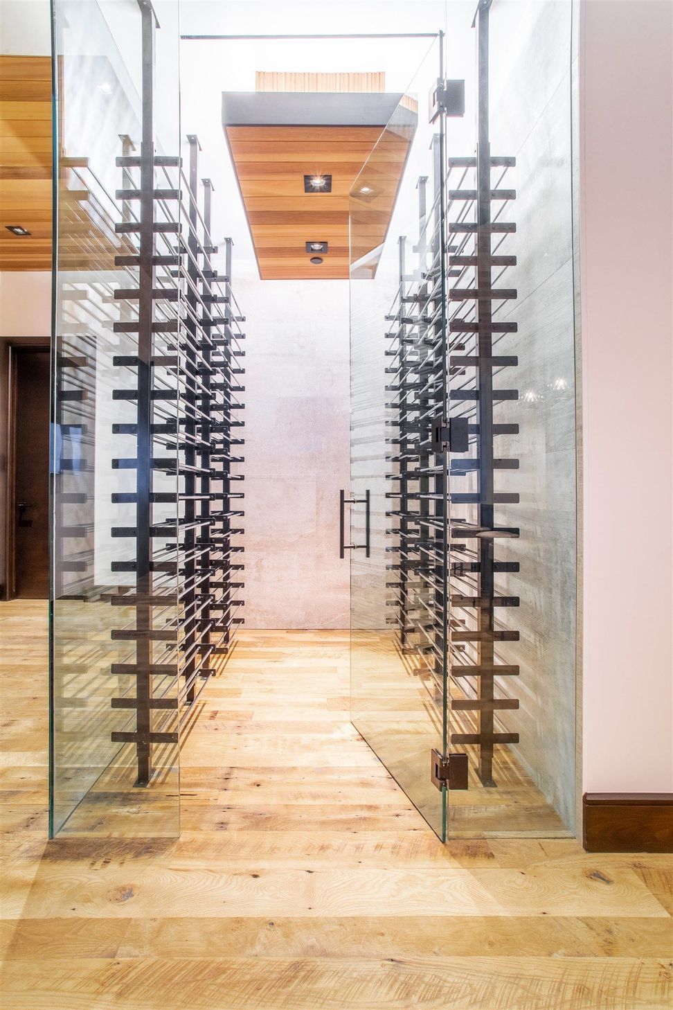 825DivideWineCellarD16676-HDR.jpg