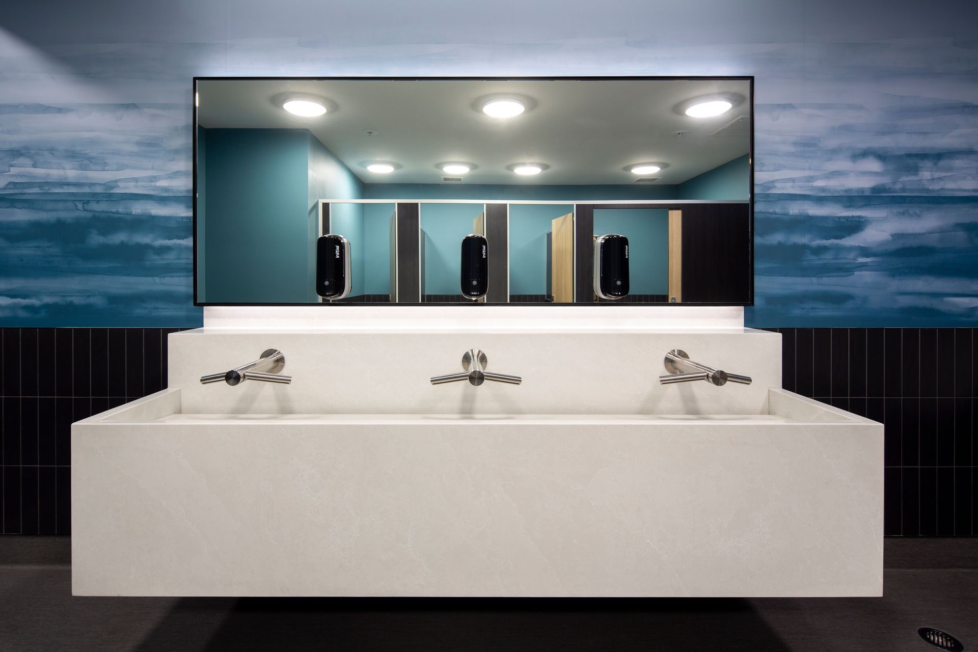 QueenstownAirportBathroom003.jpg