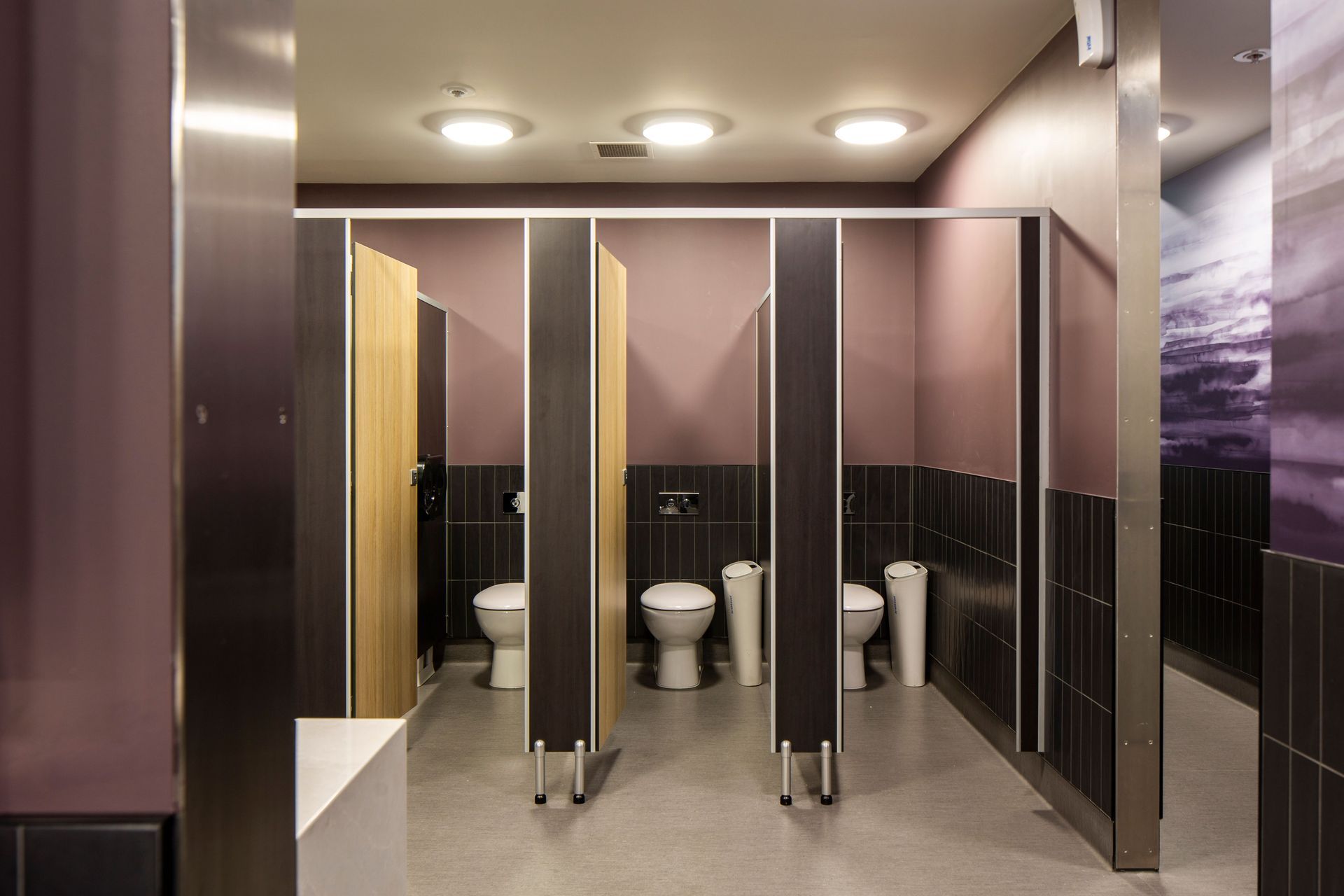 QueenstownAirportBathroom013.jpg