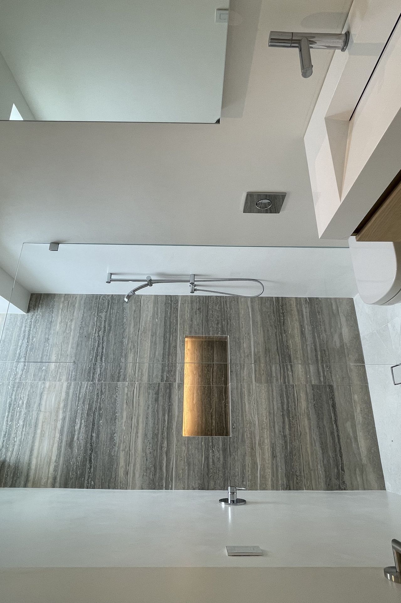 bspk-design-architecture-california-7700-residenital-fin-house-bathroom.jpeg
