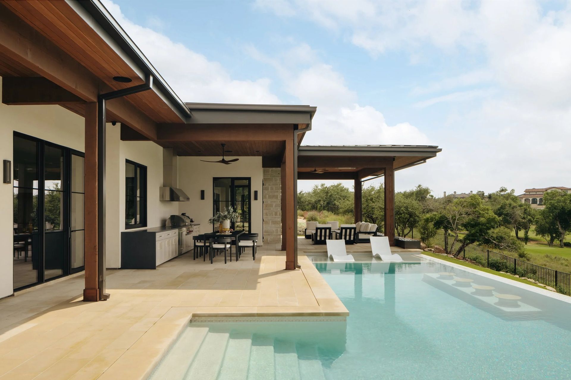 imgi10ext-pool1.jpg