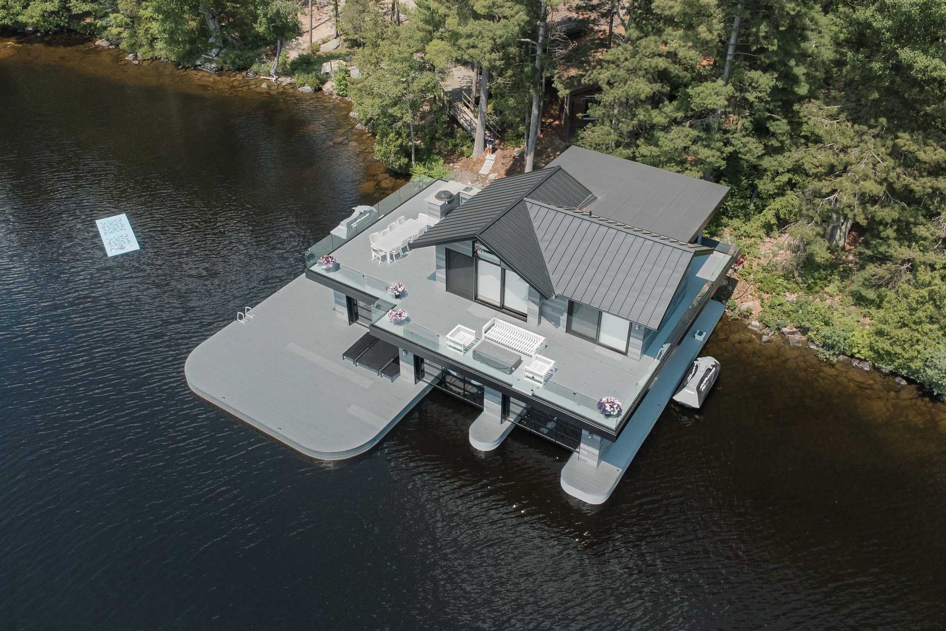 imgi10whiteside-boathouse-2.jpg